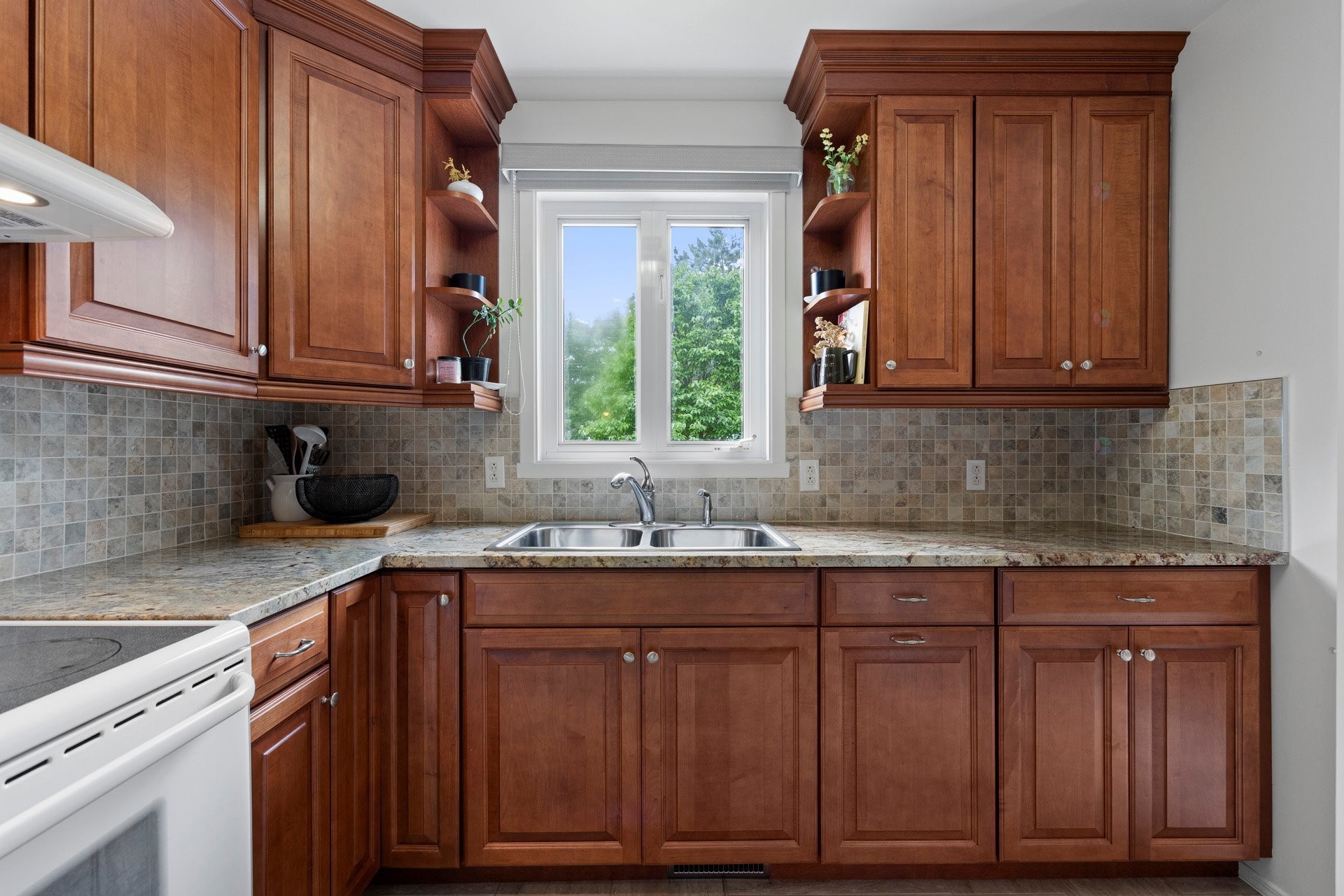









325


Rue Laporte

,
Vaudreuil-Dorion,




QC
J7V6Z1

