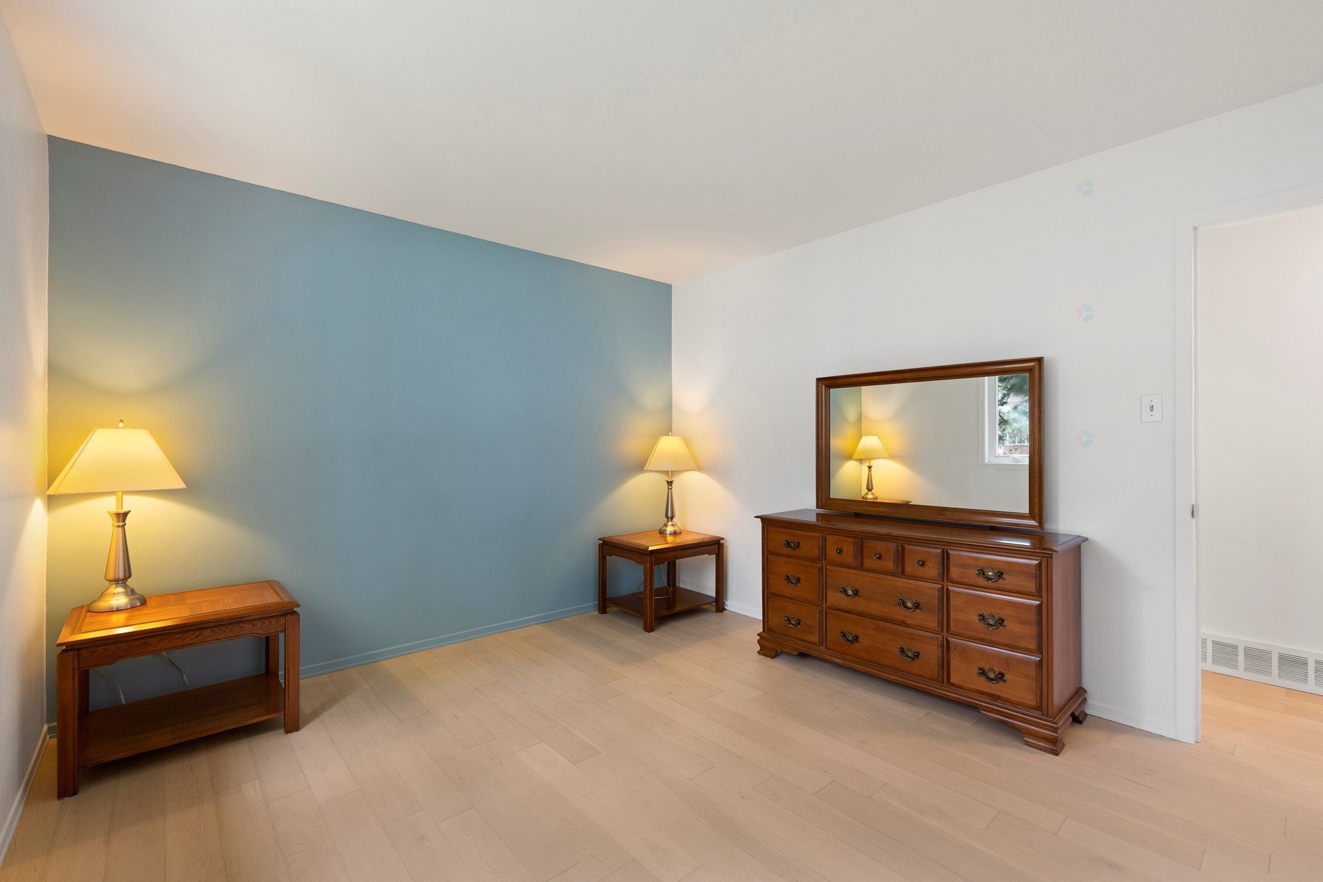 









325


Rue Laporte

,
Vaudreuil-Dorion,




QC
J7V6Z1

