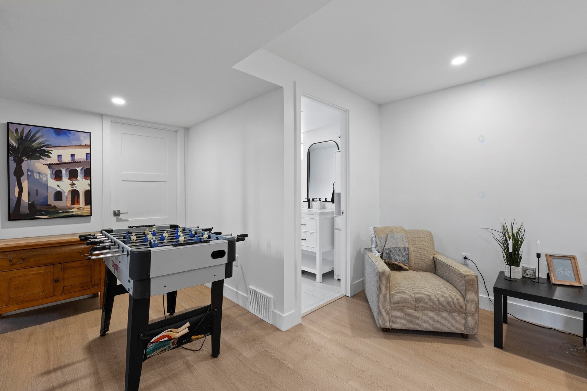 









325


Rue Laporte

,
Vaudreuil-Dorion,




QC
J7V6Z1

