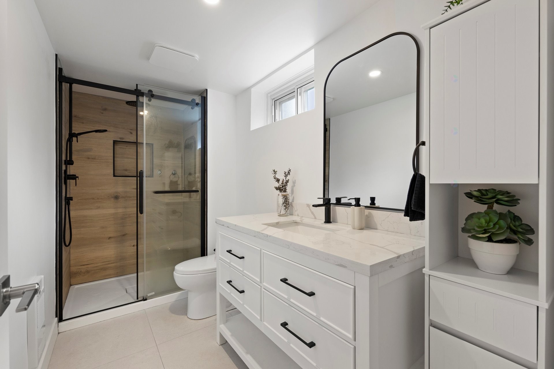 









325


Rue Laporte

,
Vaudreuil-Dorion,




QC
J7V6Z1

