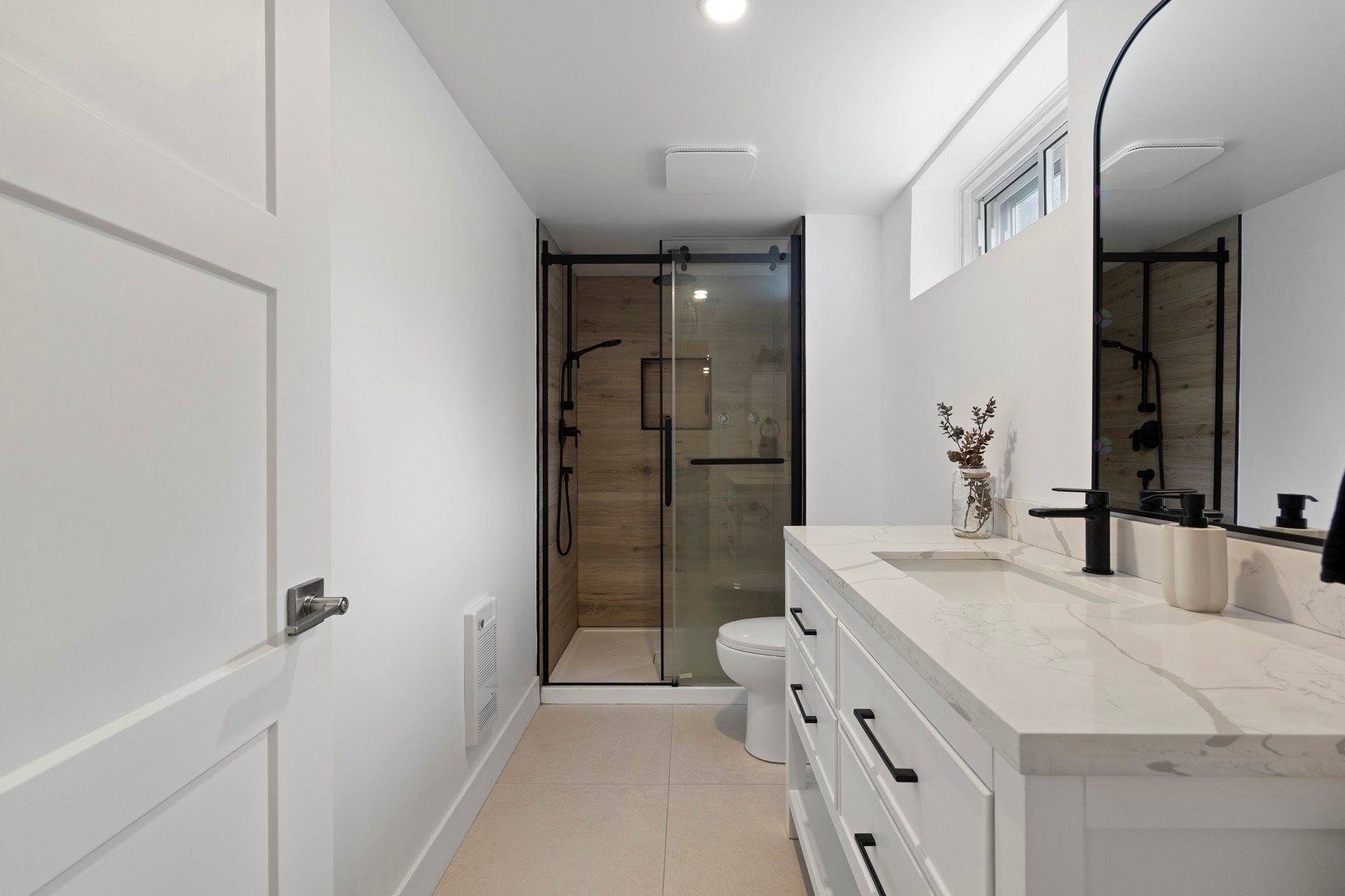 









325


Rue Laporte

,
Vaudreuil-Dorion,




QC
J7V6Z1

