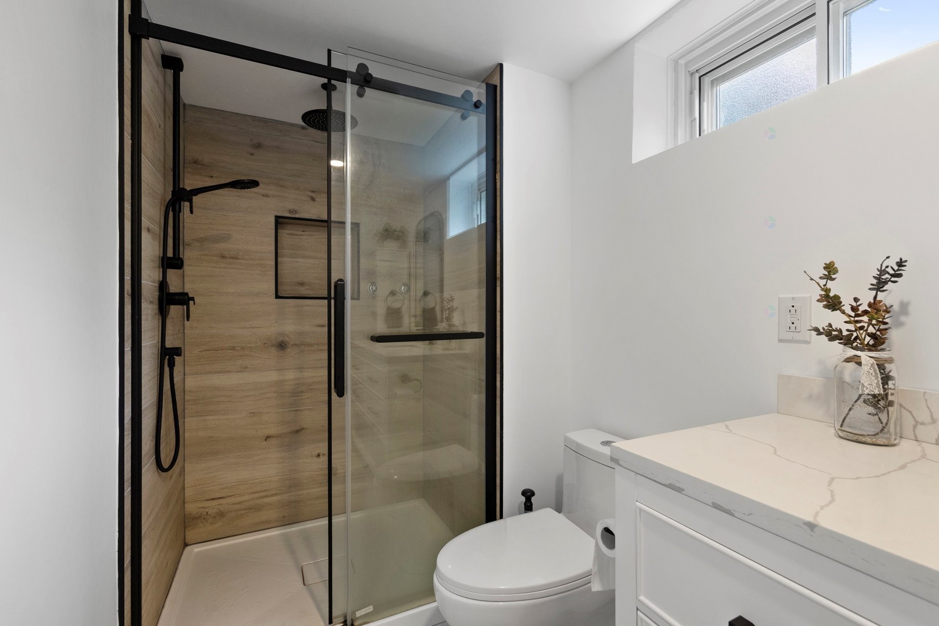 









325


Rue Laporte

,
Vaudreuil-Dorion,




QC
J7V6Z1


