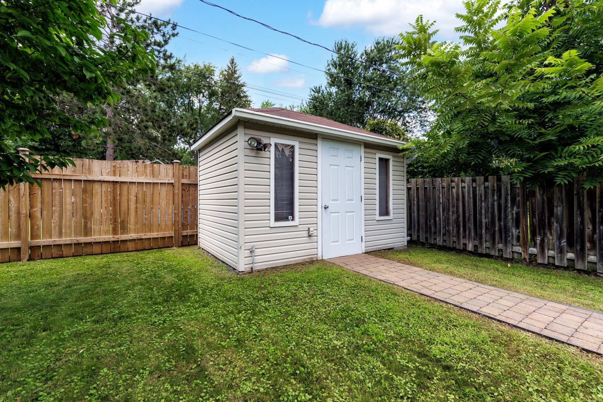 









325


Rue Laporte

,
Vaudreuil-Dorion,




QC
J7V6Z1

