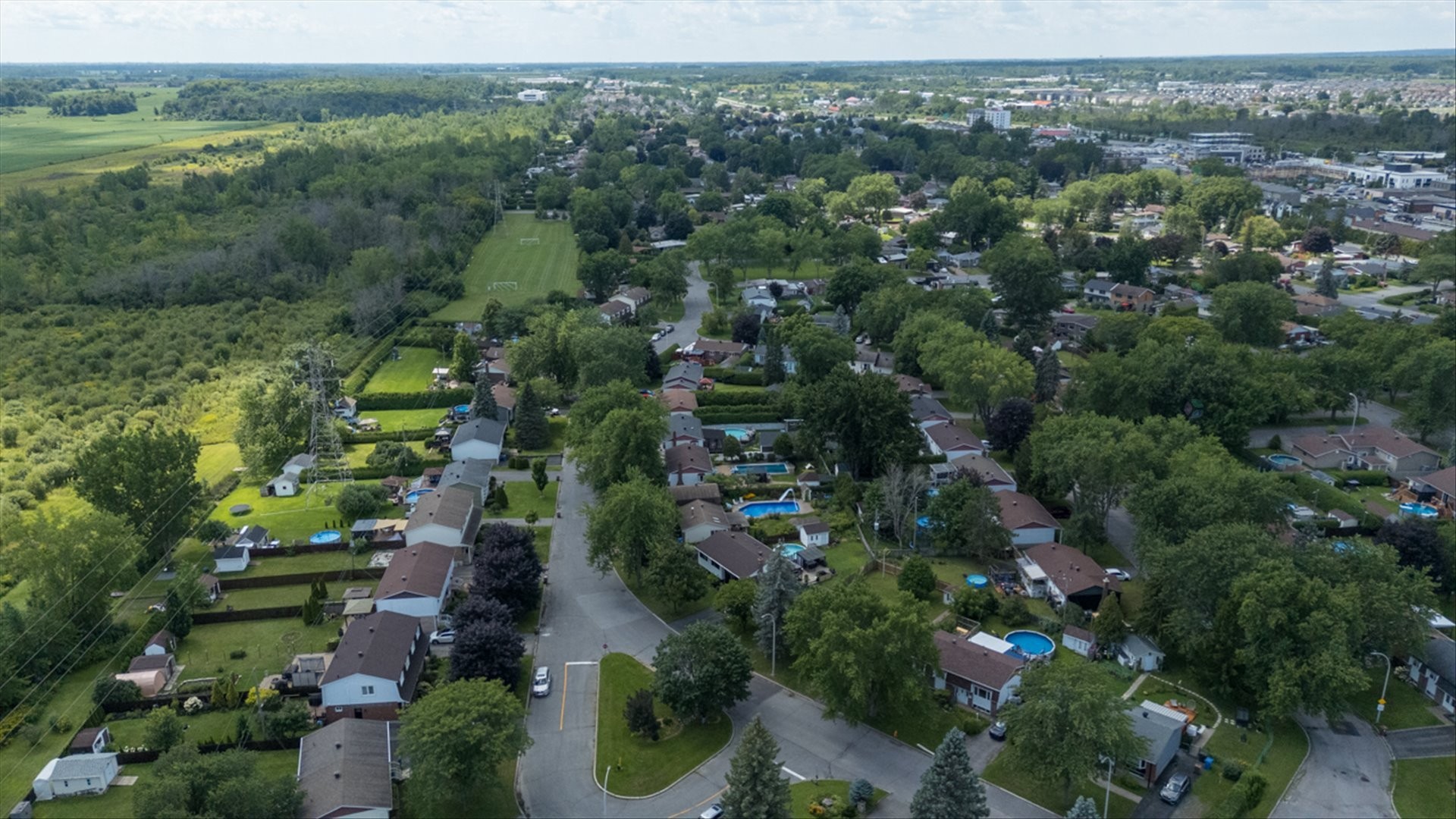 









325


Rue Laporte

,
Vaudreuil-Dorion,




QC
J7V6Z1

