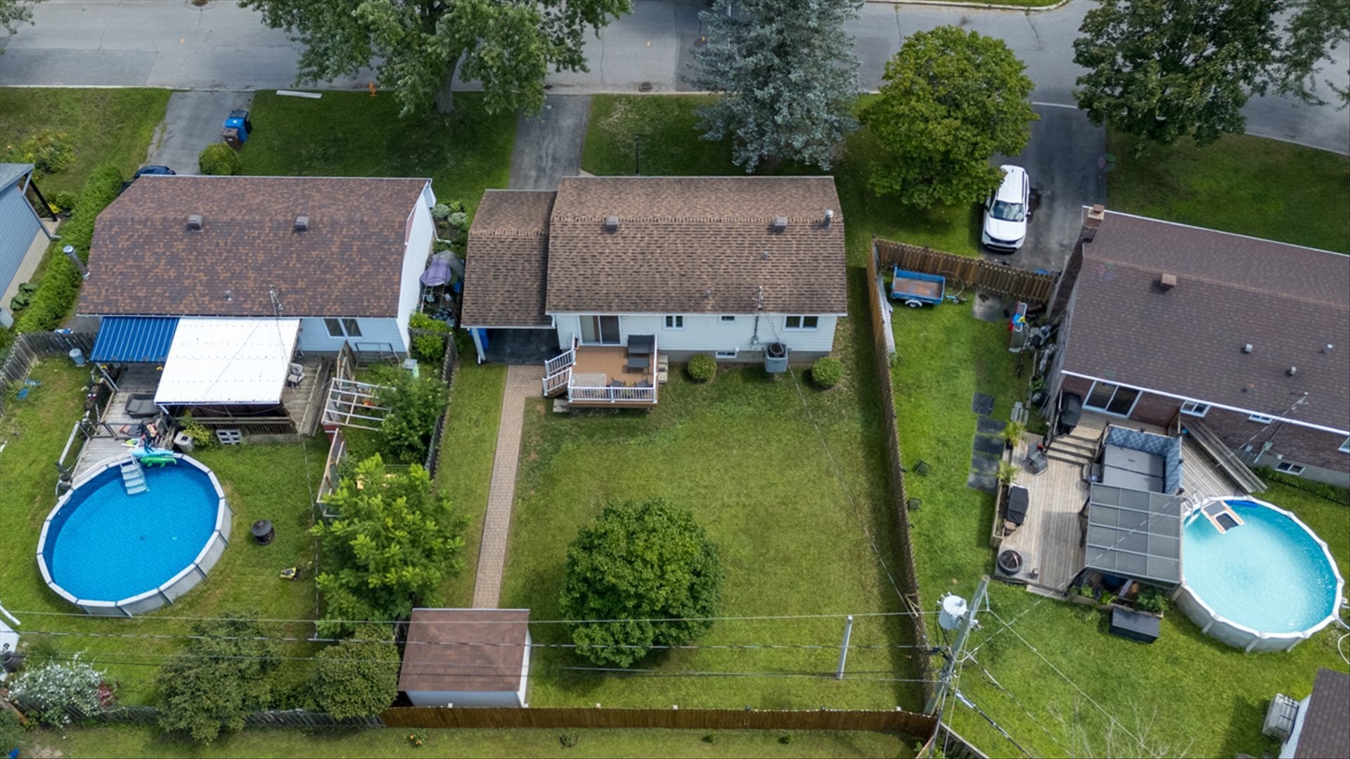 









325


Rue Laporte

,
Vaudreuil-Dorion,




QC
J7V6Z1

