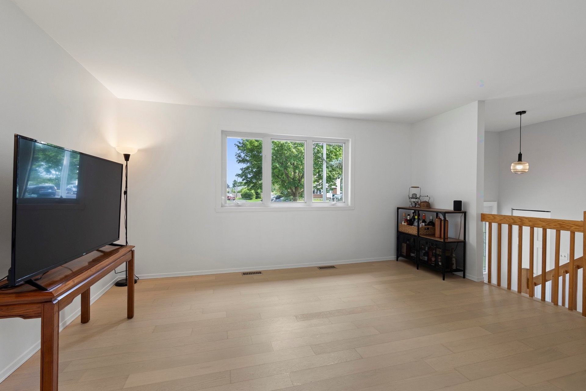 









325


Rue Laporte

,
Vaudreuil-Dorion,




QC
J7V6Z1

