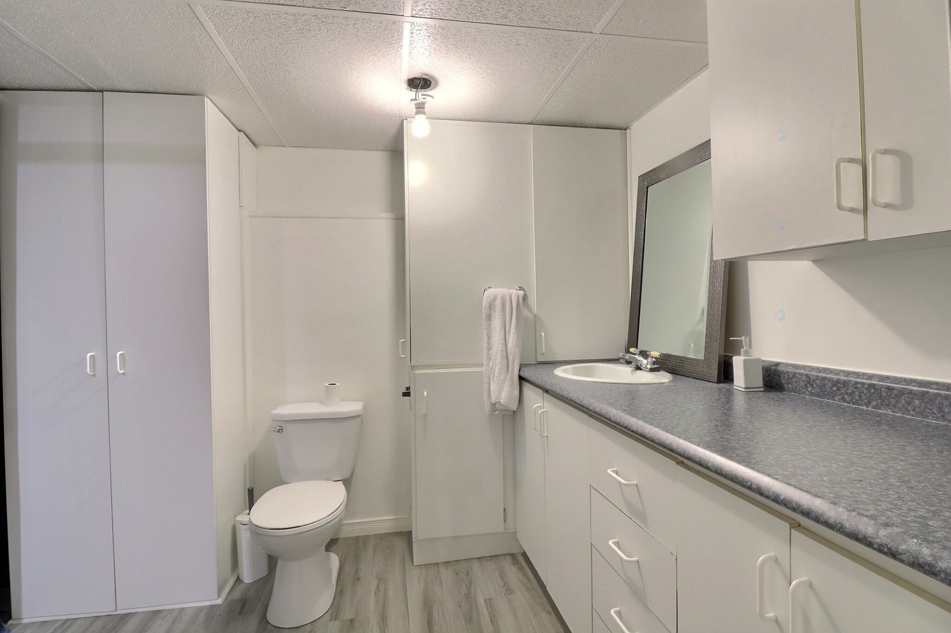 









3847

 - 3851


Rue St-Clément

,
Saguenay (Jonquière),




QC
G7X2S1

