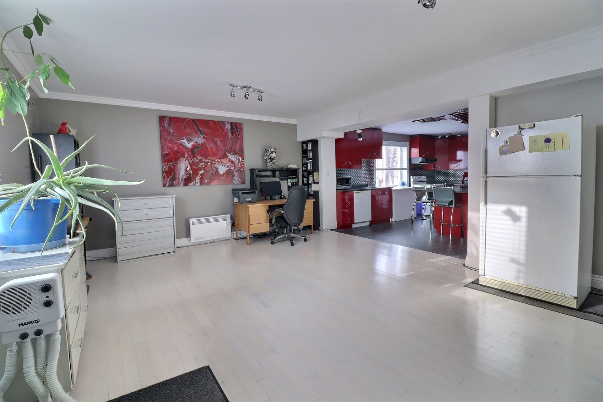 









3847

 - 3851


Rue St-Clément

,
Saguenay (Jonquière),




QC
G7X2S1

