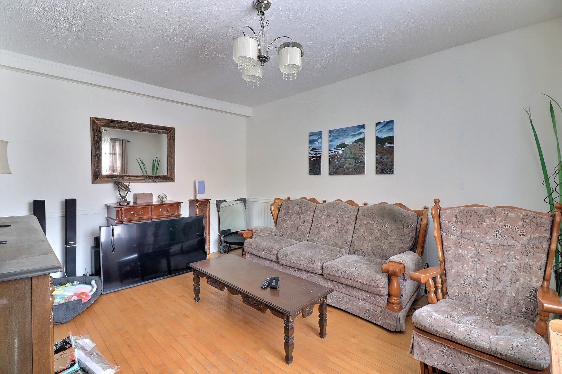 









3847

 - 3851


Rue St-Clément

,
Saguenay (Jonquière),




QC
G7X2S1

