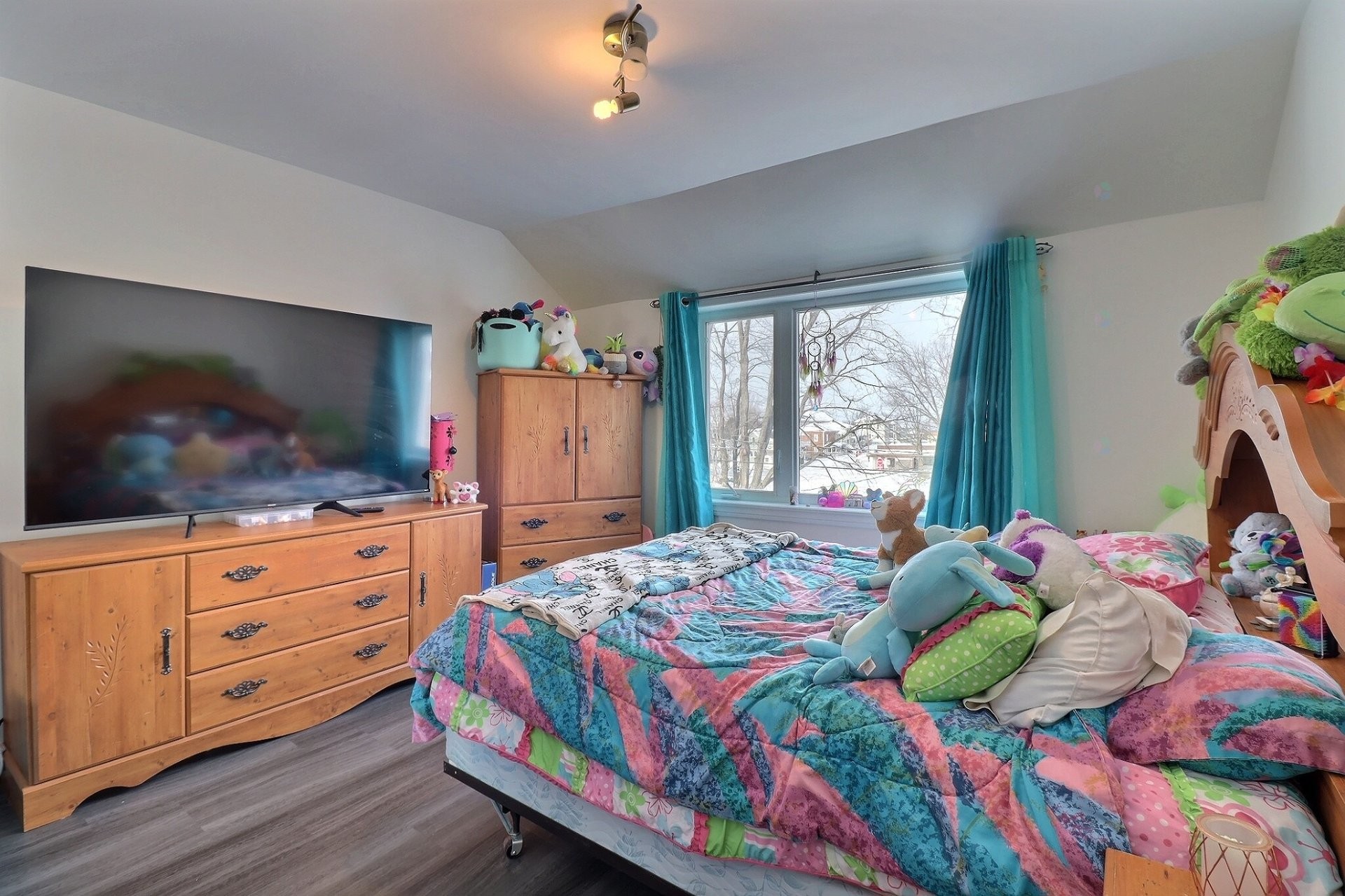 









3847

 - 3851


Rue St-Clément

,
Saguenay (Jonquière),




QC
G7X2S1

