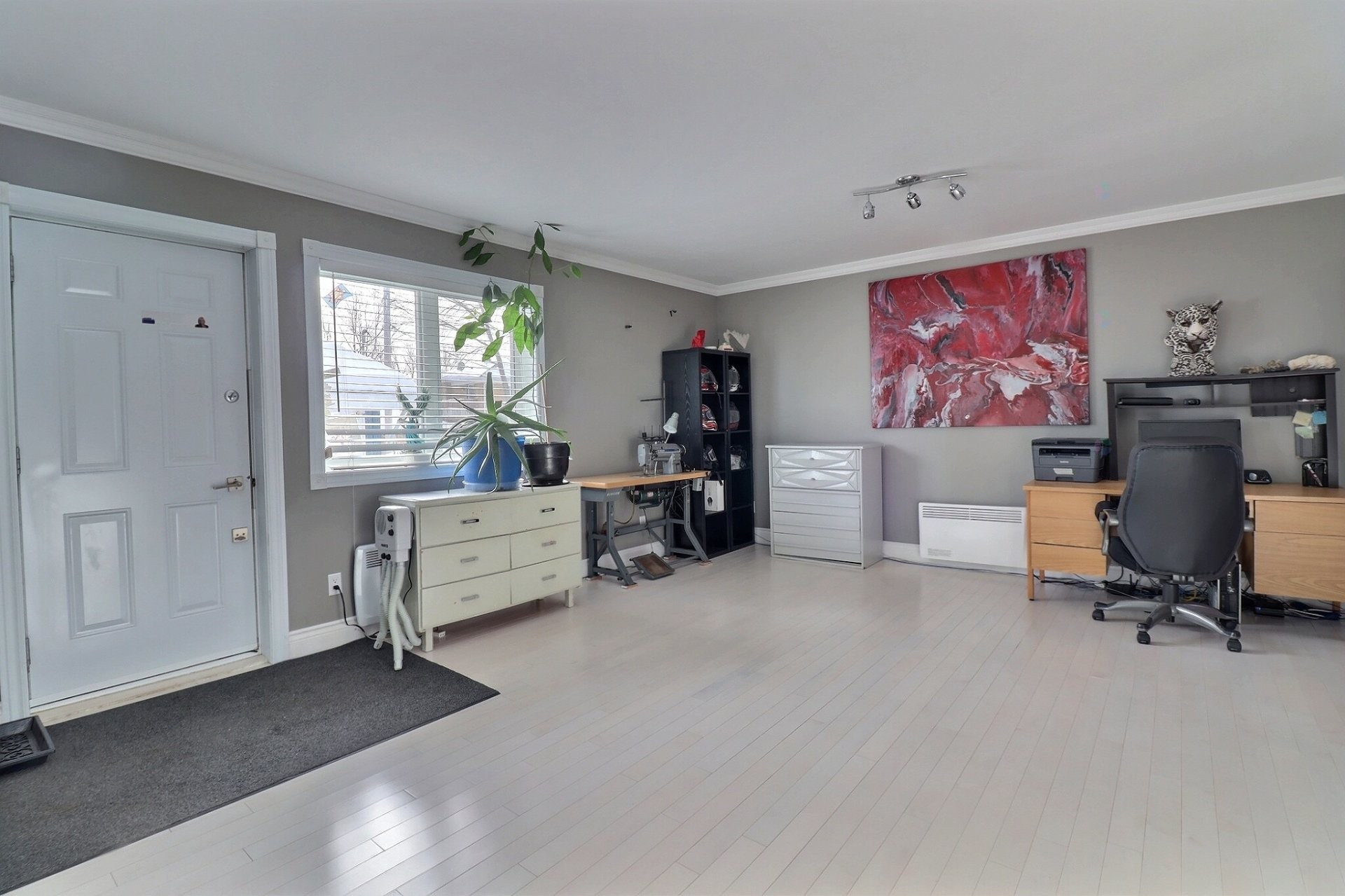 









3847

 - 3851


Rue St-Clément

,
Saguenay (Jonquière),




QC
G7X2S1

