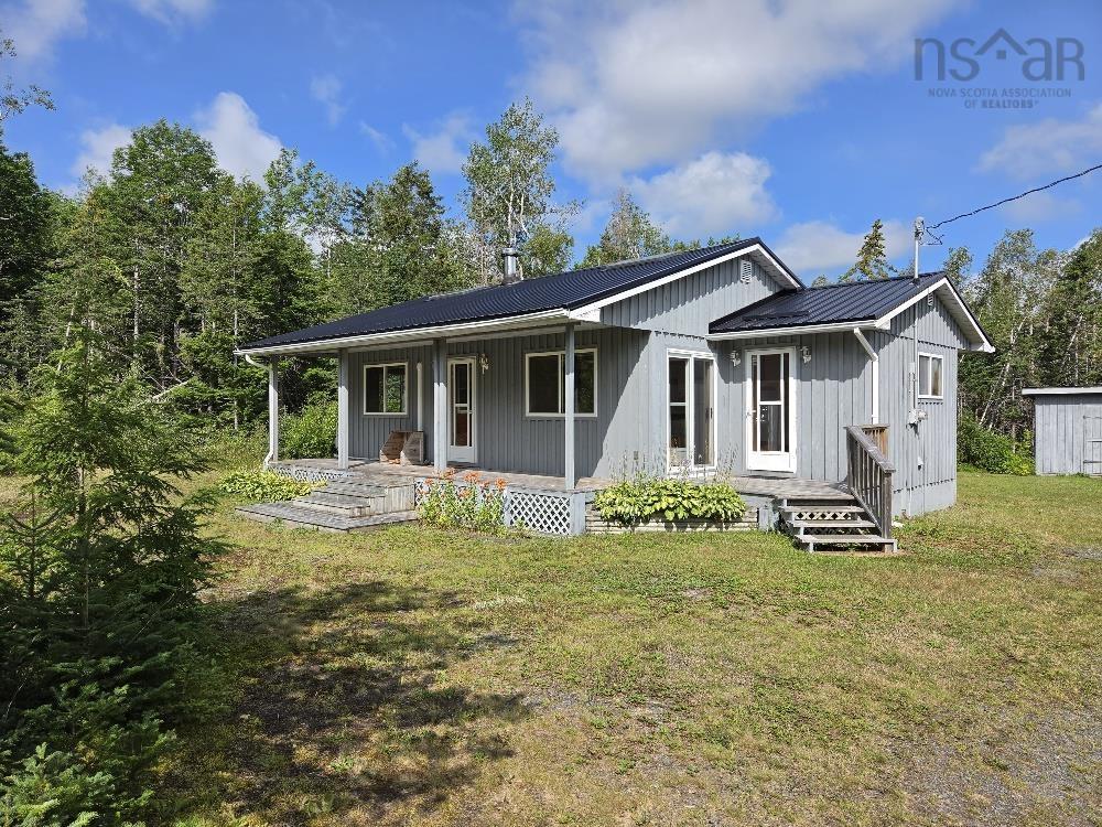 












9 Highway 256

,
East Earltown,




NS
B0K 1V0

