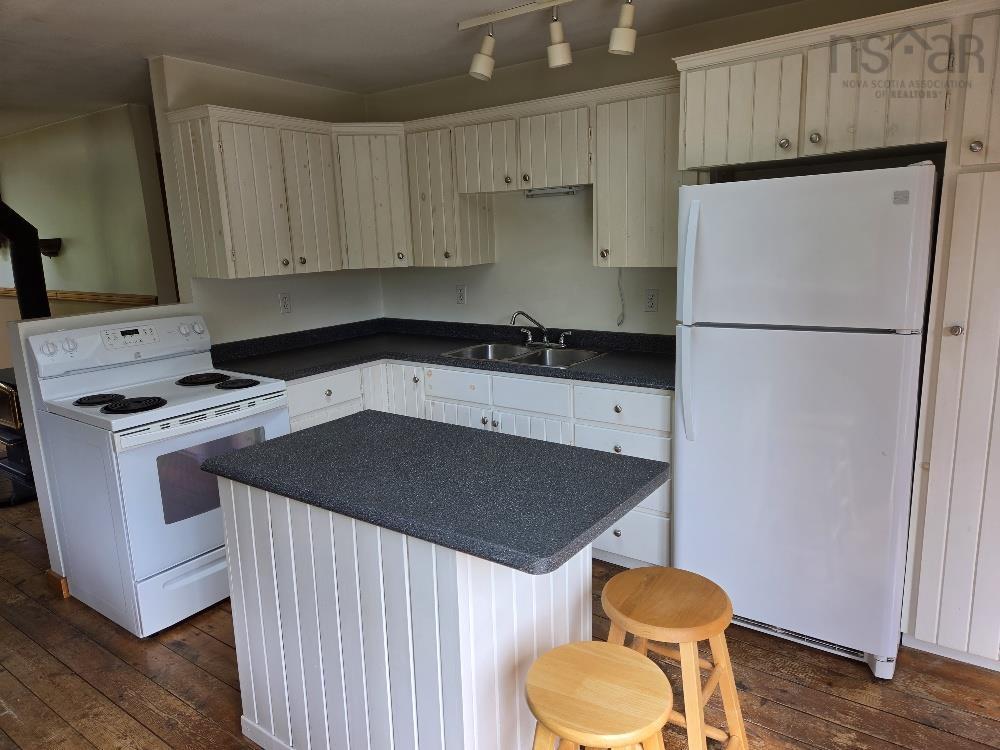 












9 Highway 256

,
East Earltown,




NS
B0K 1V0

