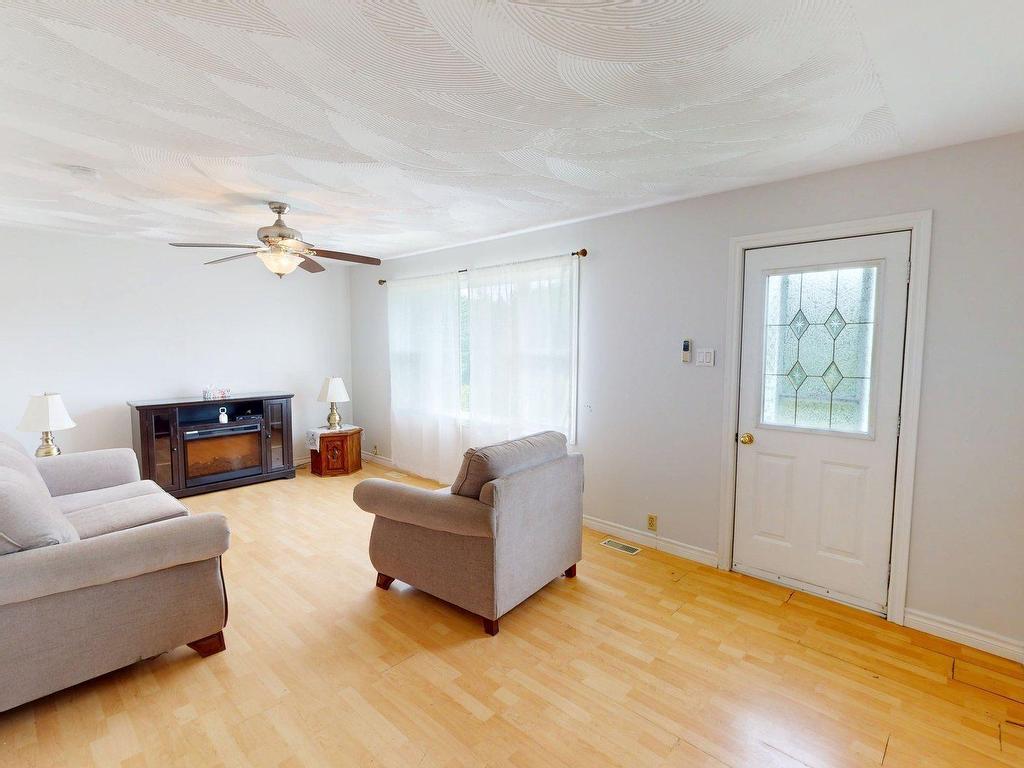 












79 Meadow Brook Hill

,
Mulgrave,




NS
B0E 2G0

