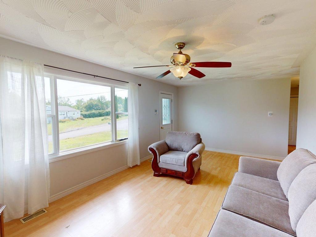












79 Meadow Brook Hill

,
Mulgrave,




NS
B0E 2G0

