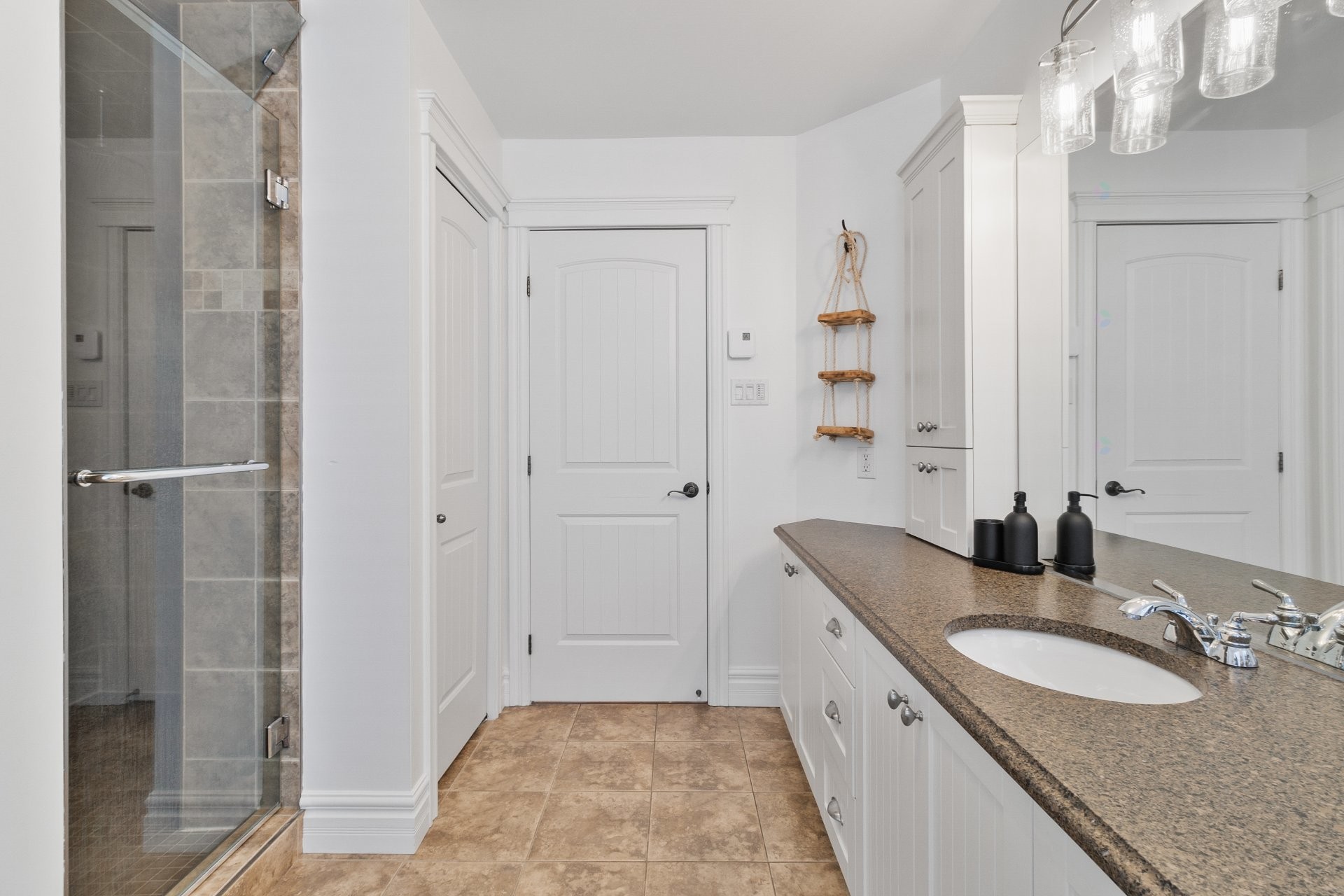 









621


18e Avenue

,
Magog,




QC
J1X7J1

