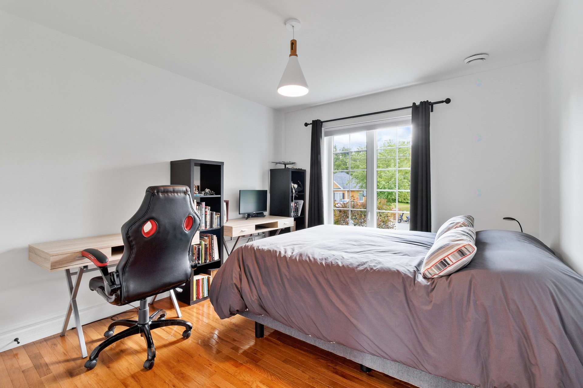 









621


18e Avenue

,
Magog,




QC
J1X7J1

