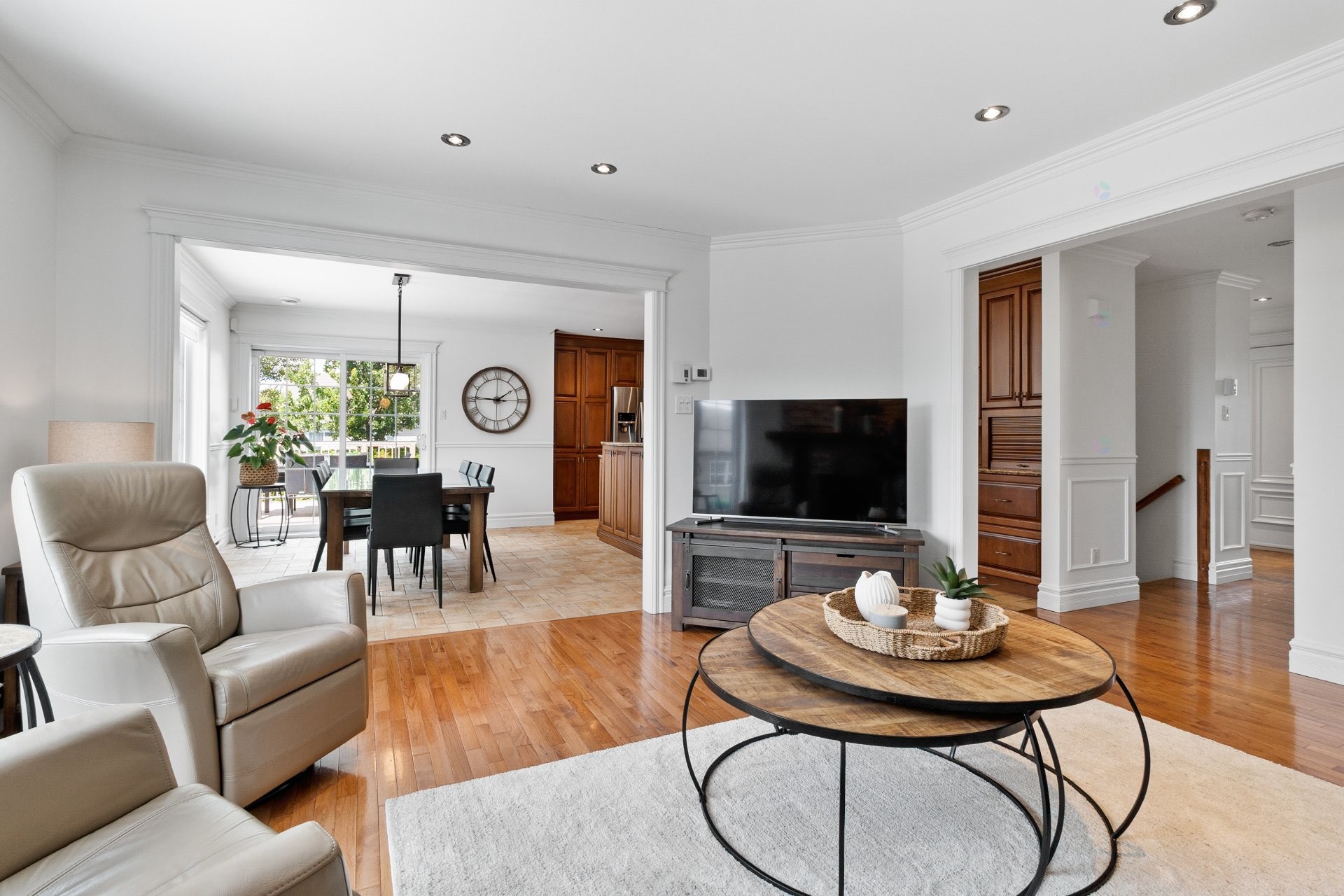 









621


18e Avenue

,
Magog,




QC
J1X7J1

