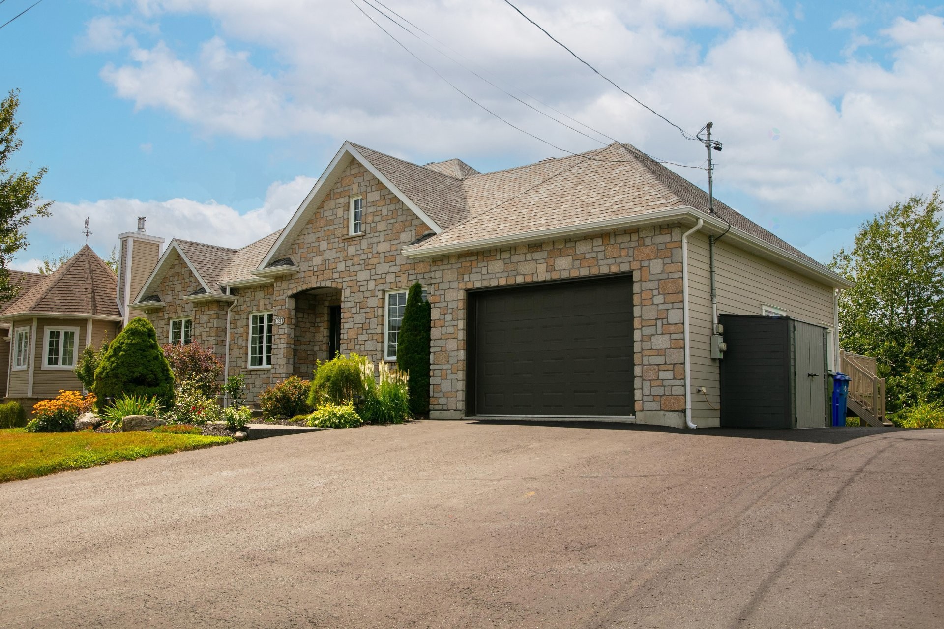 









621


18e Avenue

,
Magog,




QC
J1X7J1

