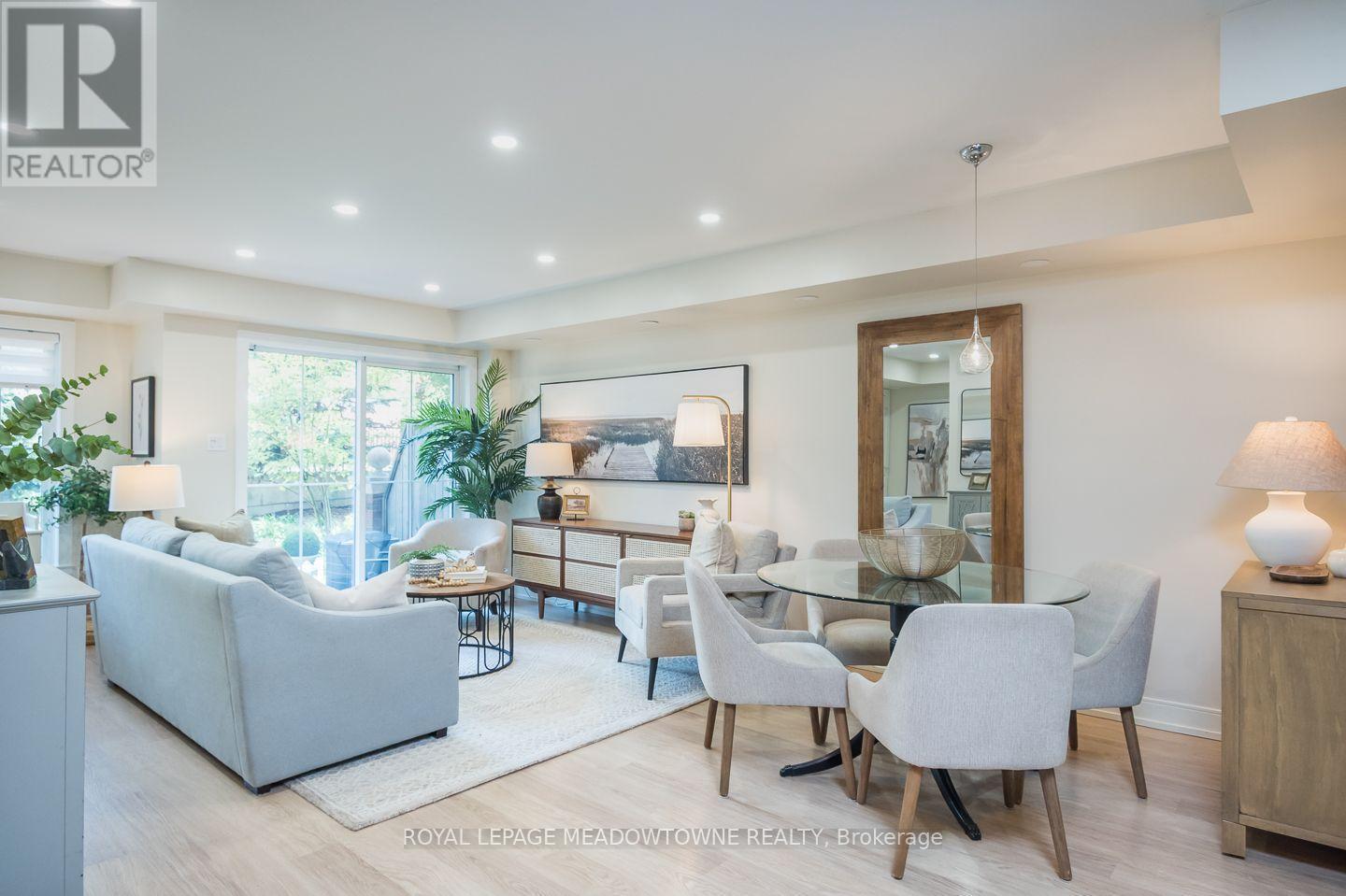 












15 - 2563 SIXTH LINE

,
Oakville,




Ontario
L6H0H7

