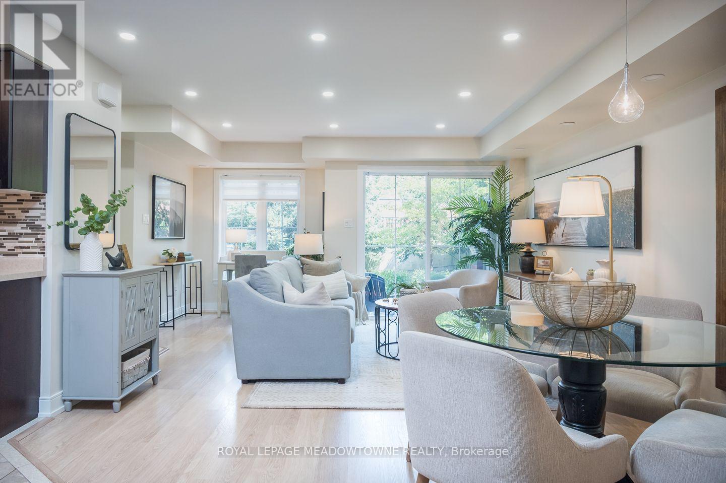 












15 - 2563 SIXTH LINE

,
Oakville,




Ontario
L6H0H7

