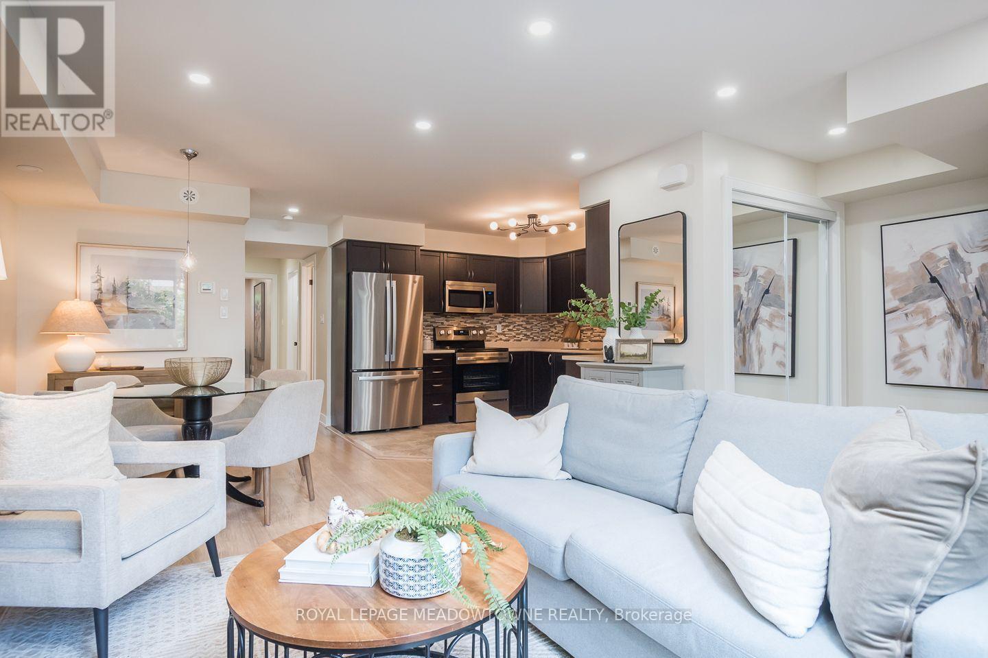 












15 - 2563 SIXTH LINE

,
Oakville,




Ontario
L6H0H7


