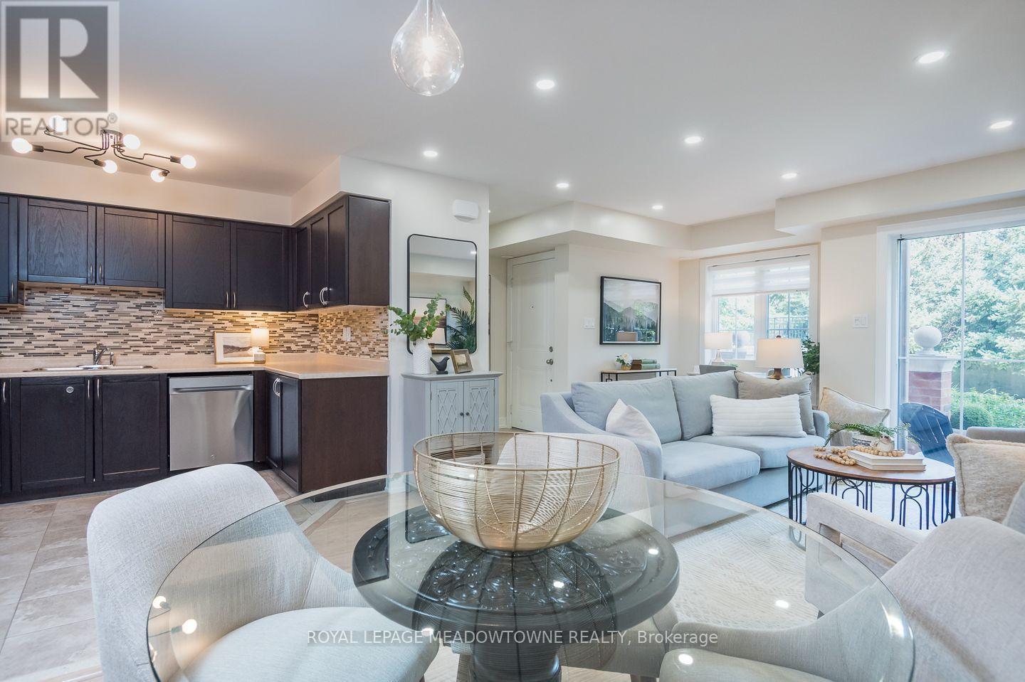 












15 - 2563 SIXTH LINE

,
Oakville,




Ontario
L6H0H7

