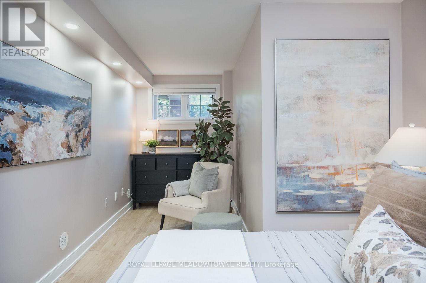 












15 - 2563 SIXTH LINE

,
Oakville,




Ontario
L6H0H7

