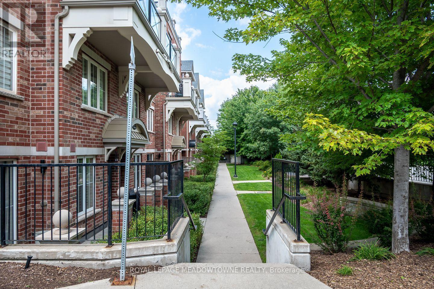 












15 - 2563 SIXTH LINE

,
Oakville,




Ontario
L6H0H7

