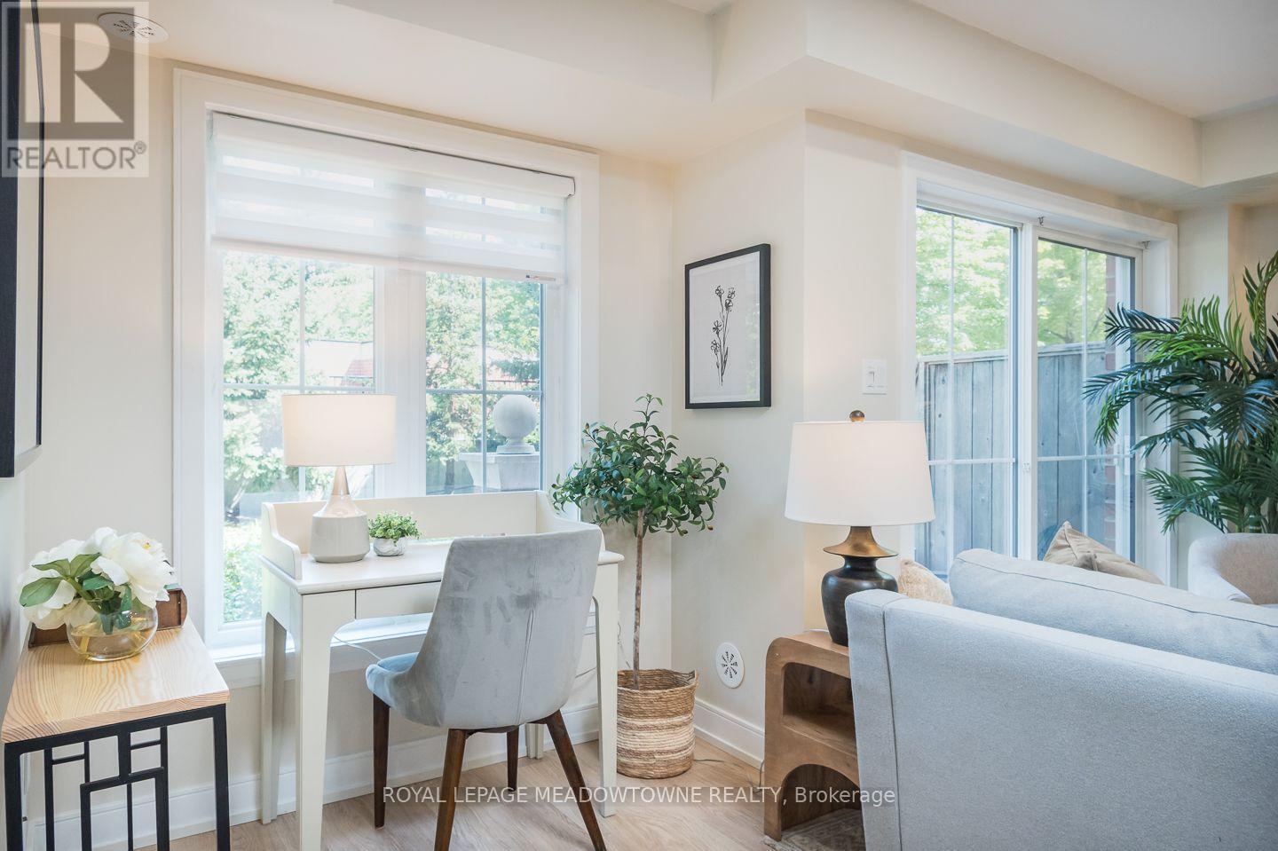 












15 - 2563 SIXTH LINE

,
Oakville,




Ontario
L6H0H7

