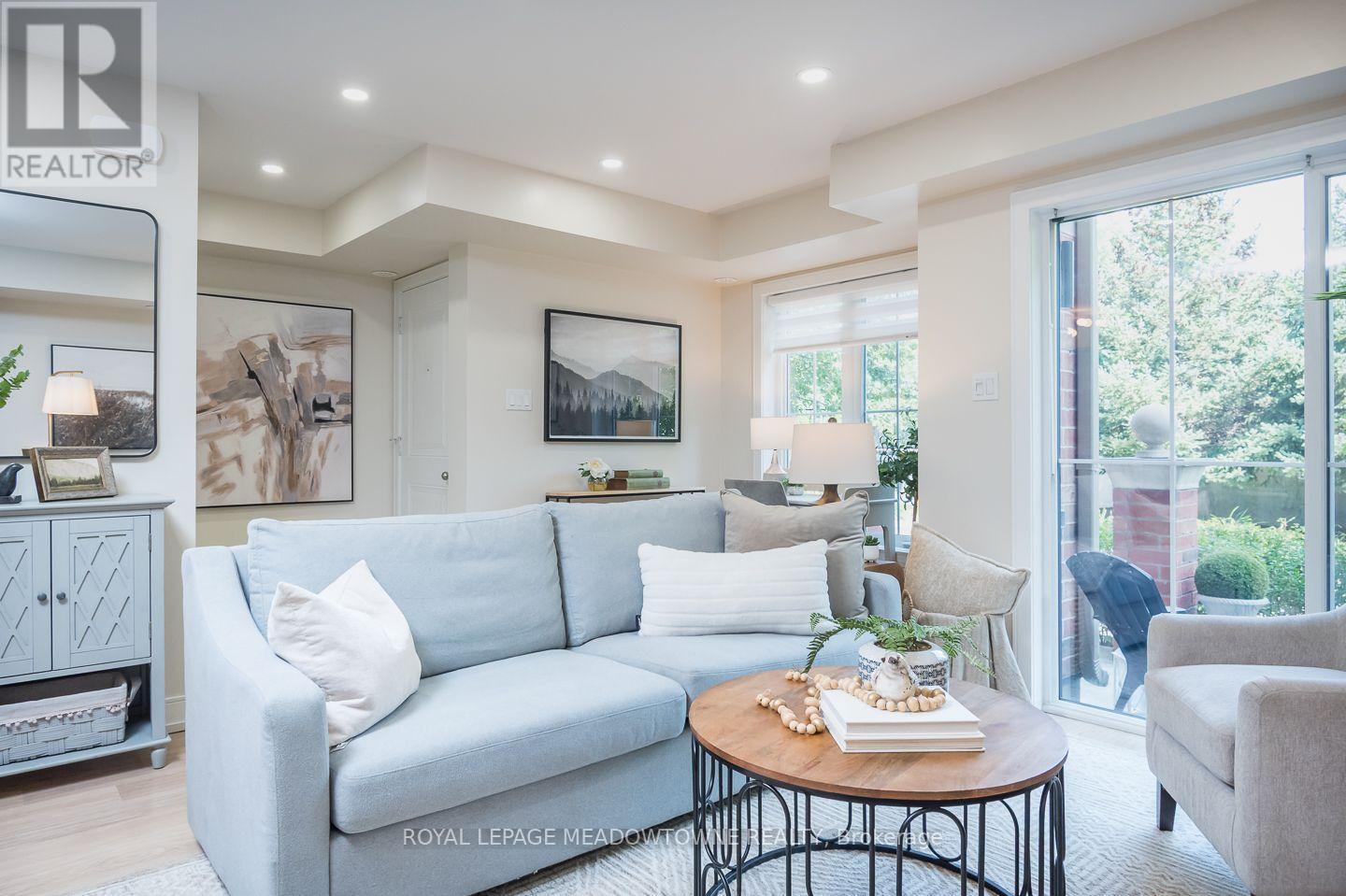 












15 - 2563 SIXTH LINE

,
Oakville,




Ontario
L6H0H7

