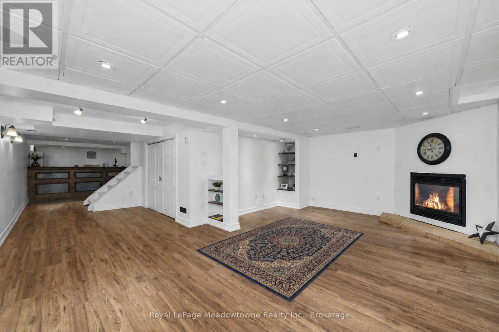












96 MACDONALD CRESCENT

,
Milton (DP Dorset Park),




Ontario
L9T2Y8

