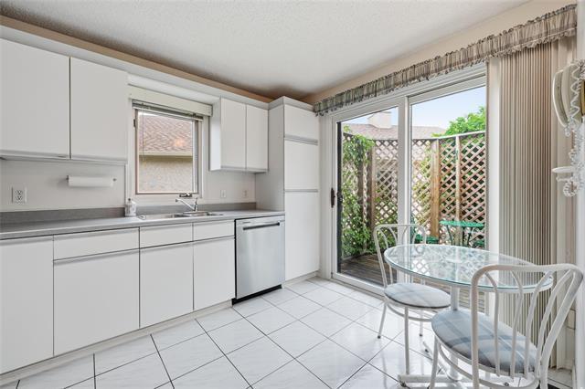 









6645


Roblin

BLVD, 7,
Winnipeg,




MB
R3R 3S4

