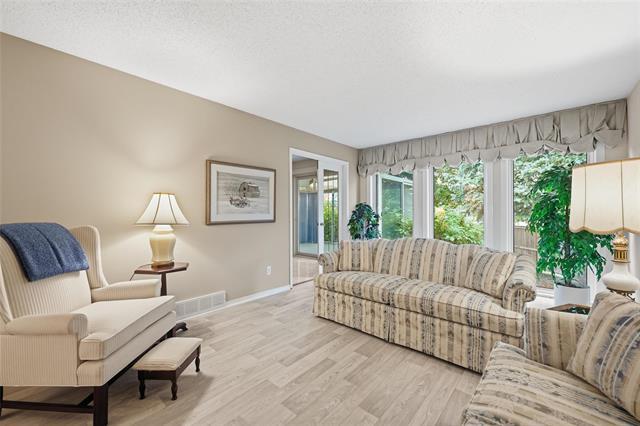 









6645


Roblin

BLVD, 7,
Winnipeg,




MB
R3R 3S4


