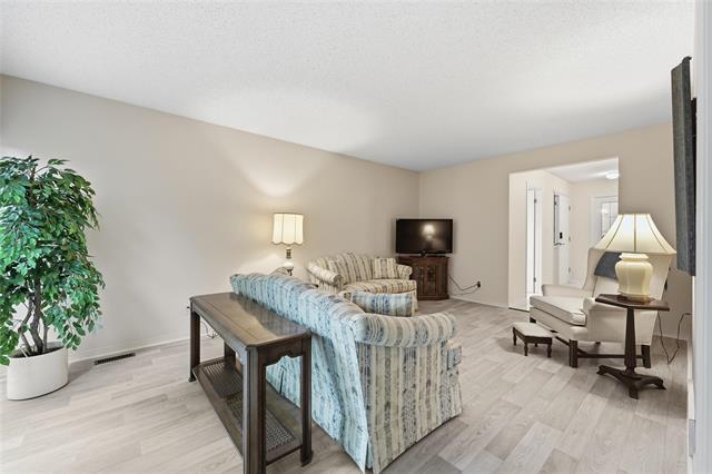 









6645


Roblin

BLVD, 7,
Winnipeg,




MB
R3R 3S4

