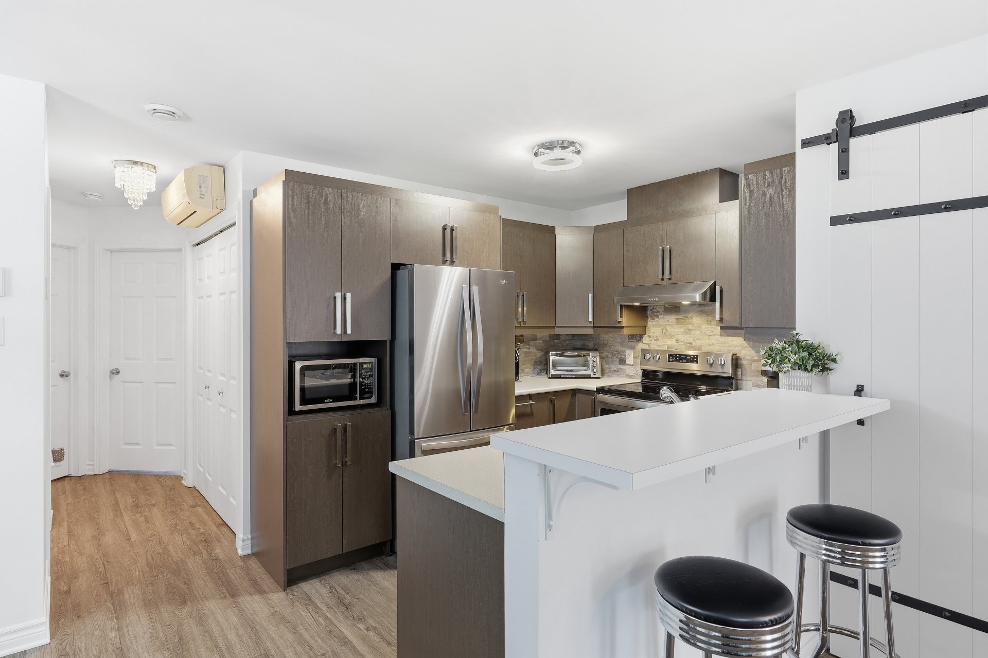 









3712


Boul. Gareau

,
Longueuil (Saint-Hubert),




QC
J3Y0M2

