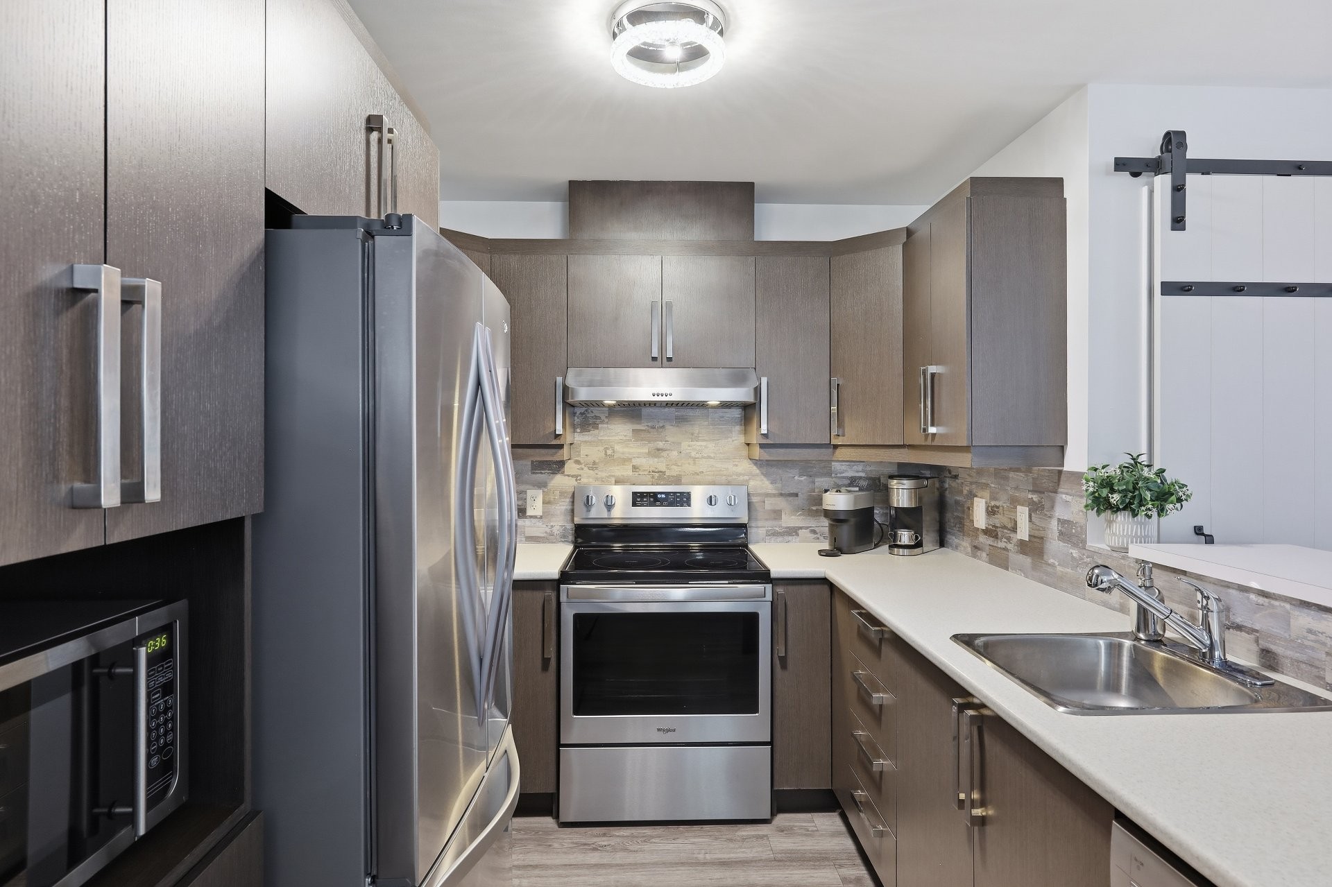 









3712


Boul. Gareau

,
Longueuil (Saint-Hubert),




QC
J3Y0M2

