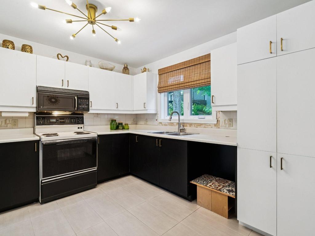 









280


Ch. du Mont-Loup-Garou

, 31,
Sainte-Adèle,




QC
J8B3C7

