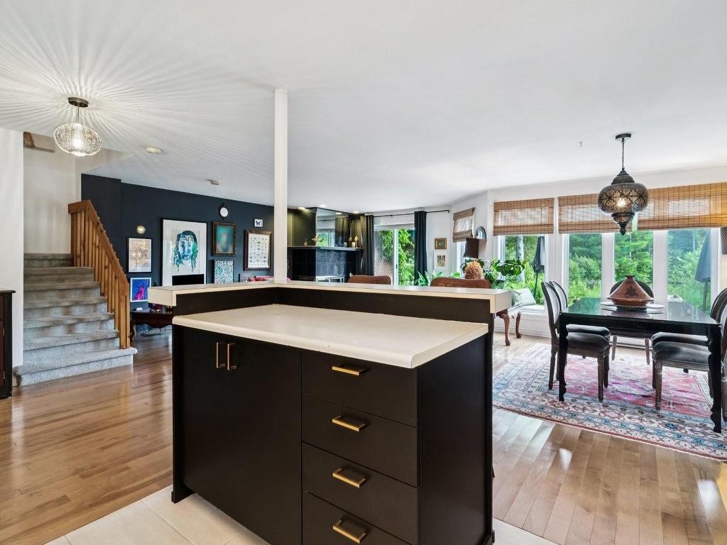 









280


Ch. du Mont-Loup-Garou

, 31,
Sainte-Adèle,




QC
J8B3C7

