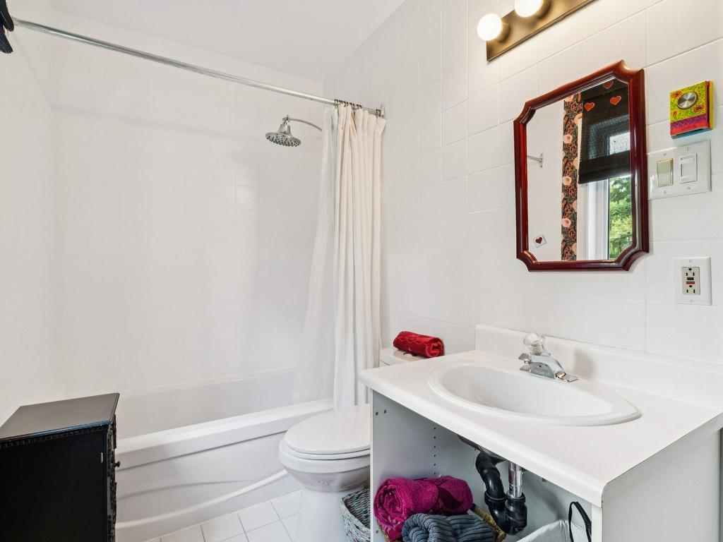 









280


Ch. du Mont-Loup-Garou

, 31,
Sainte-Adèle,




QC
J8B3C7

