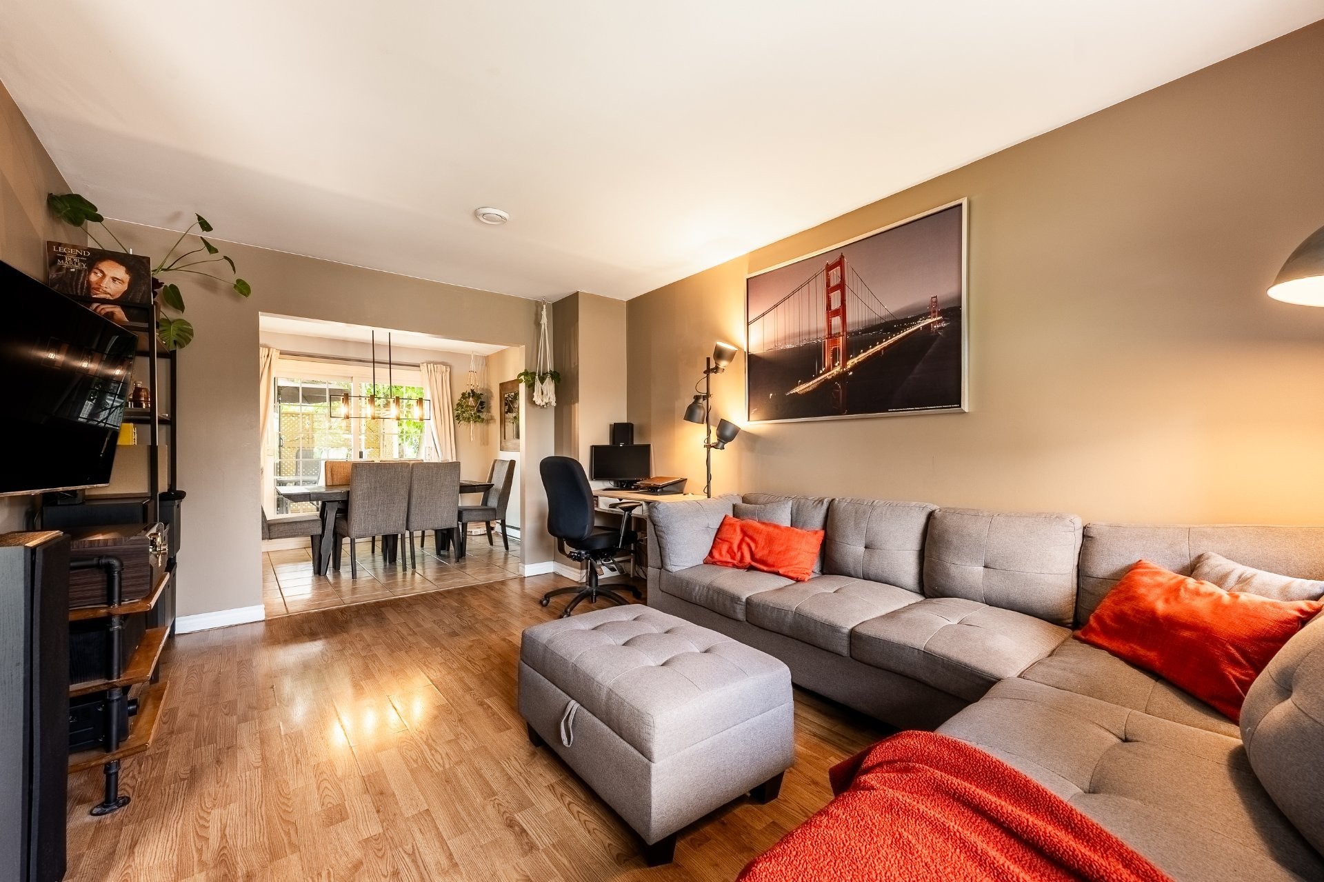









3757


Rue Lévesque

,
Longueuil (Saint-Hubert),




QC
J3Y8C9


