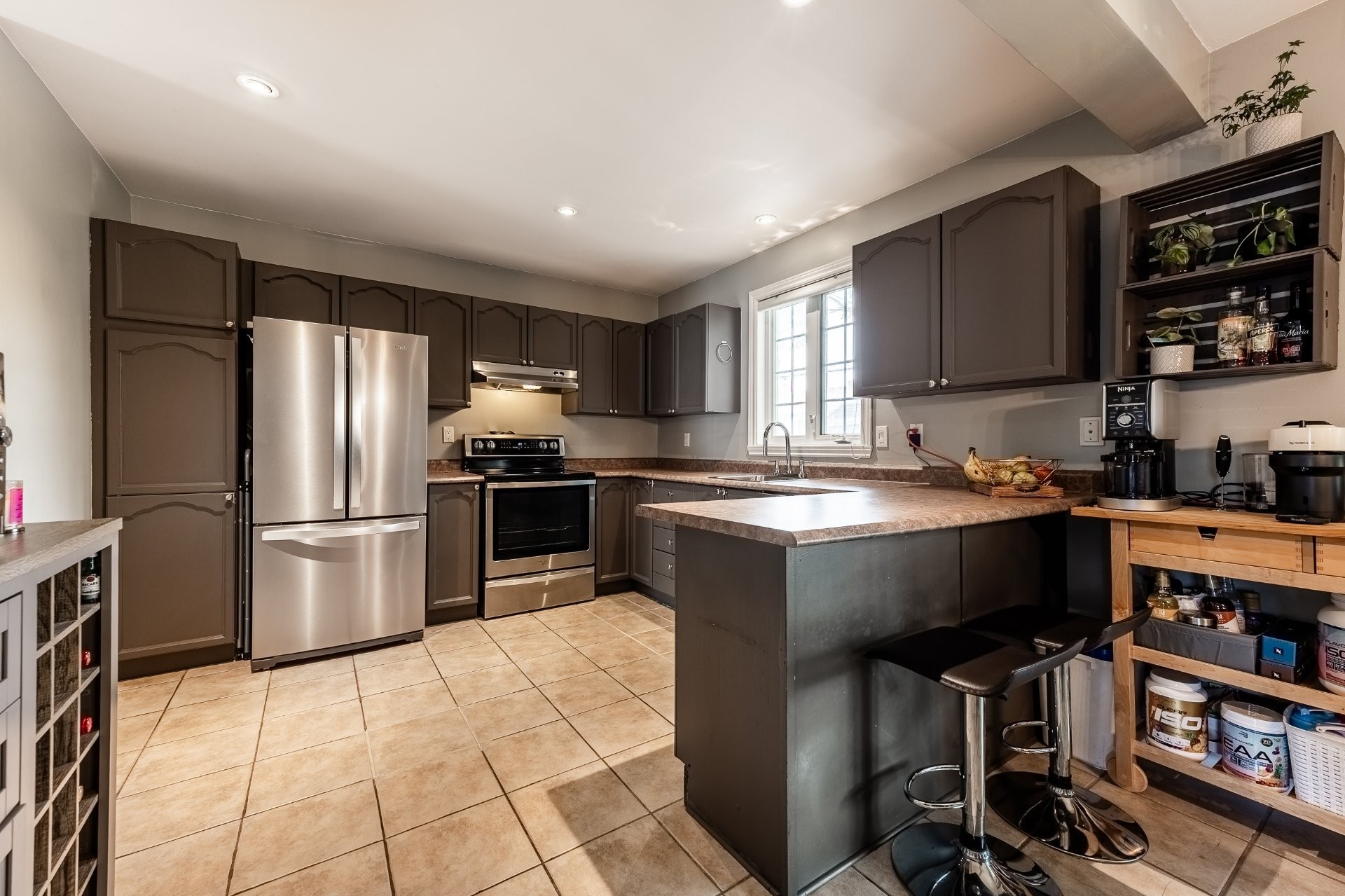 









3757


Rue Lévesque

,
Longueuil (Saint-Hubert),




QC
J3Y8C9

