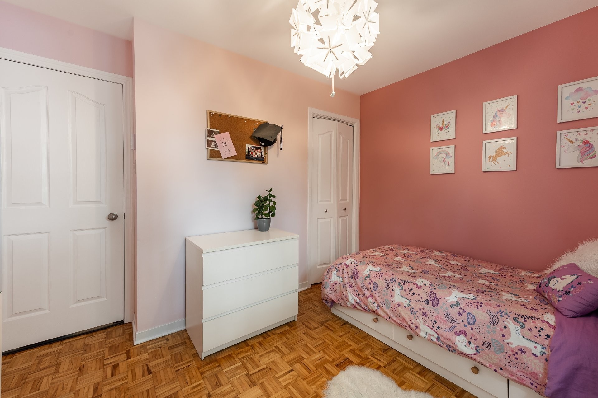 









3757


Rue Lévesque

,
Longueuil (Saint-Hubert),




QC
J3Y8C9

