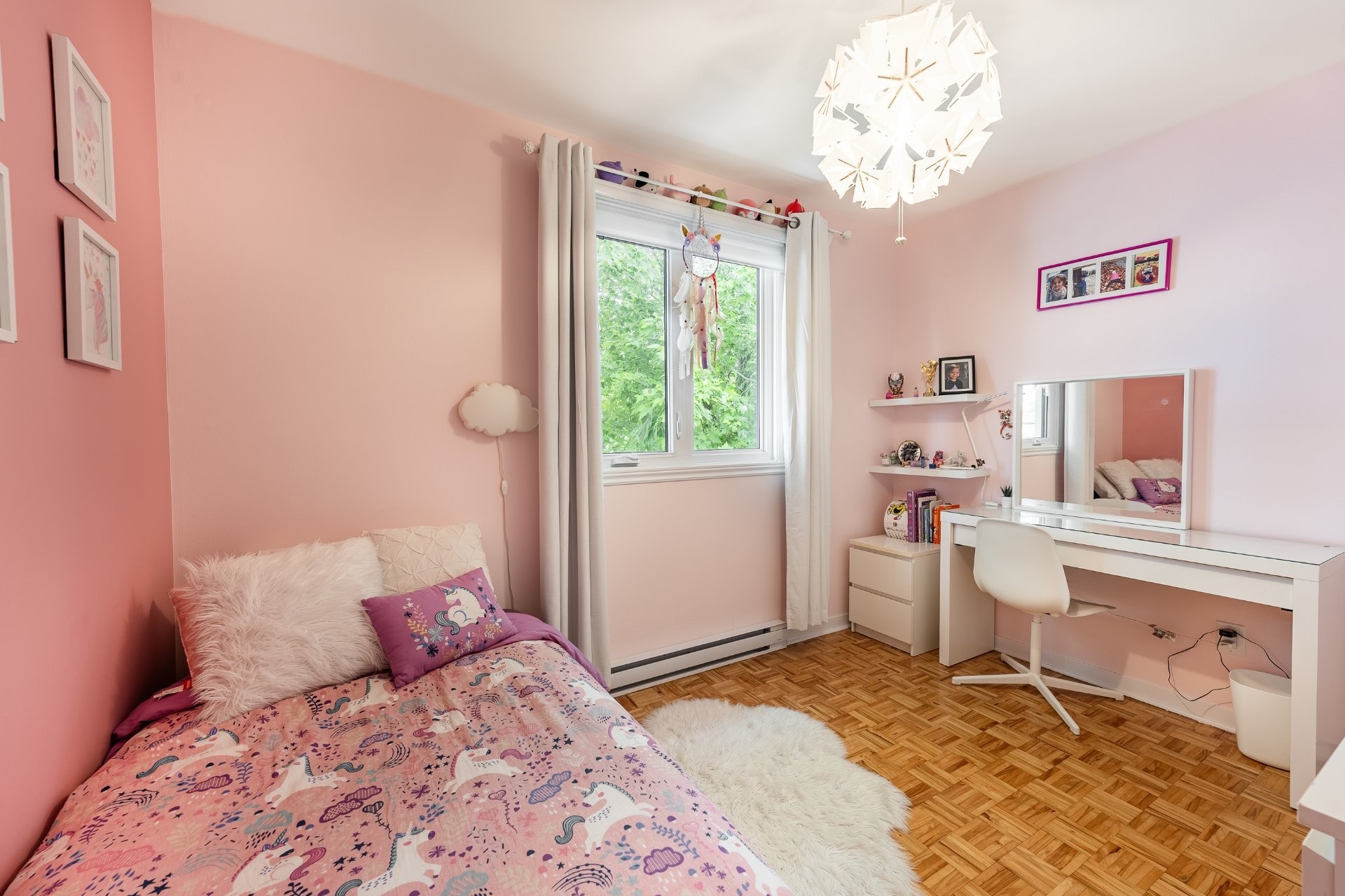 









3757


Rue Lévesque

,
Longueuil (Saint-Hubert),




QC
J3Y8C9

