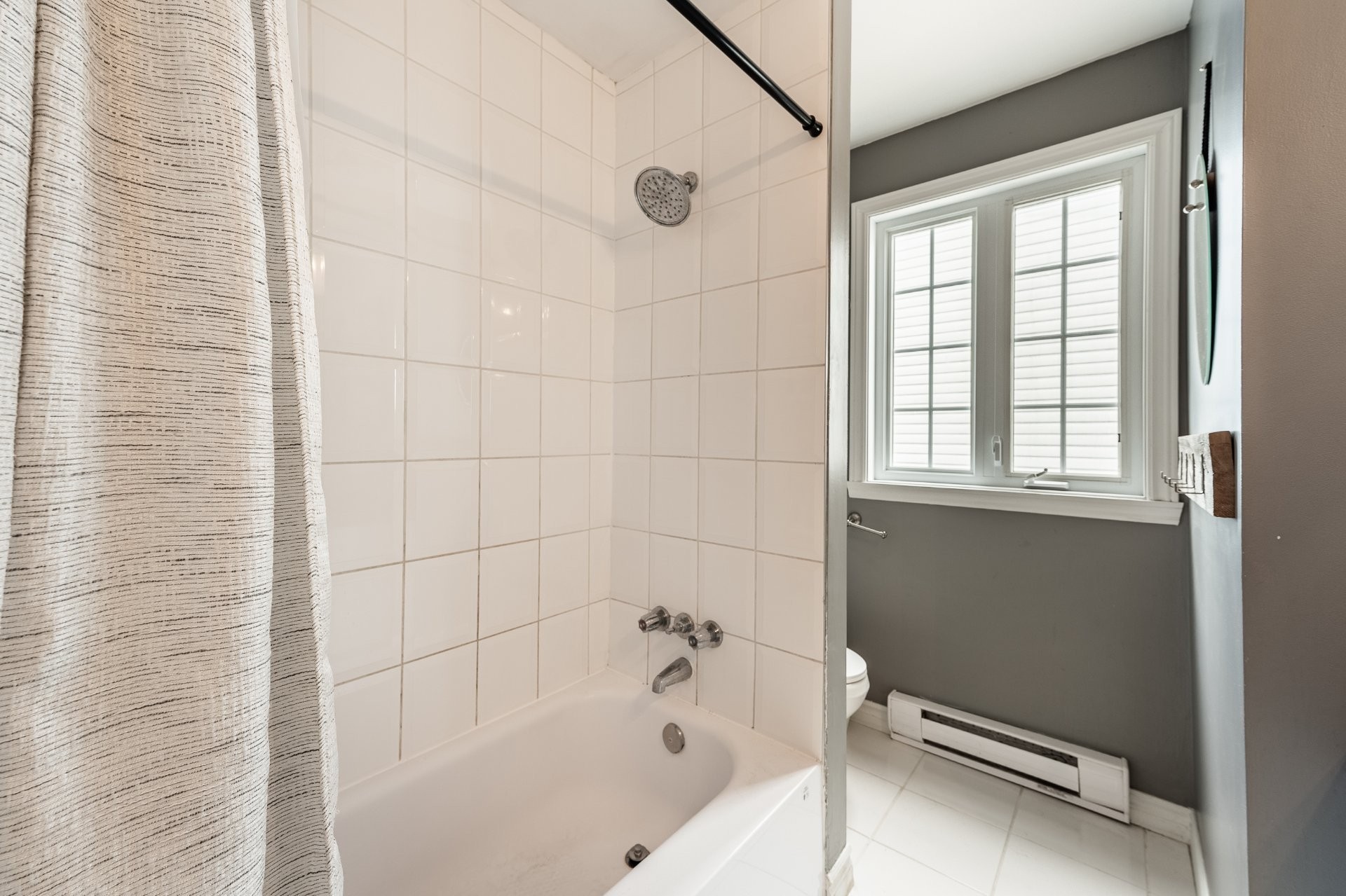 









3757


Rue Lévesque

,
Longueuil (Saint-Hubert),




QC
J3Y8C9

