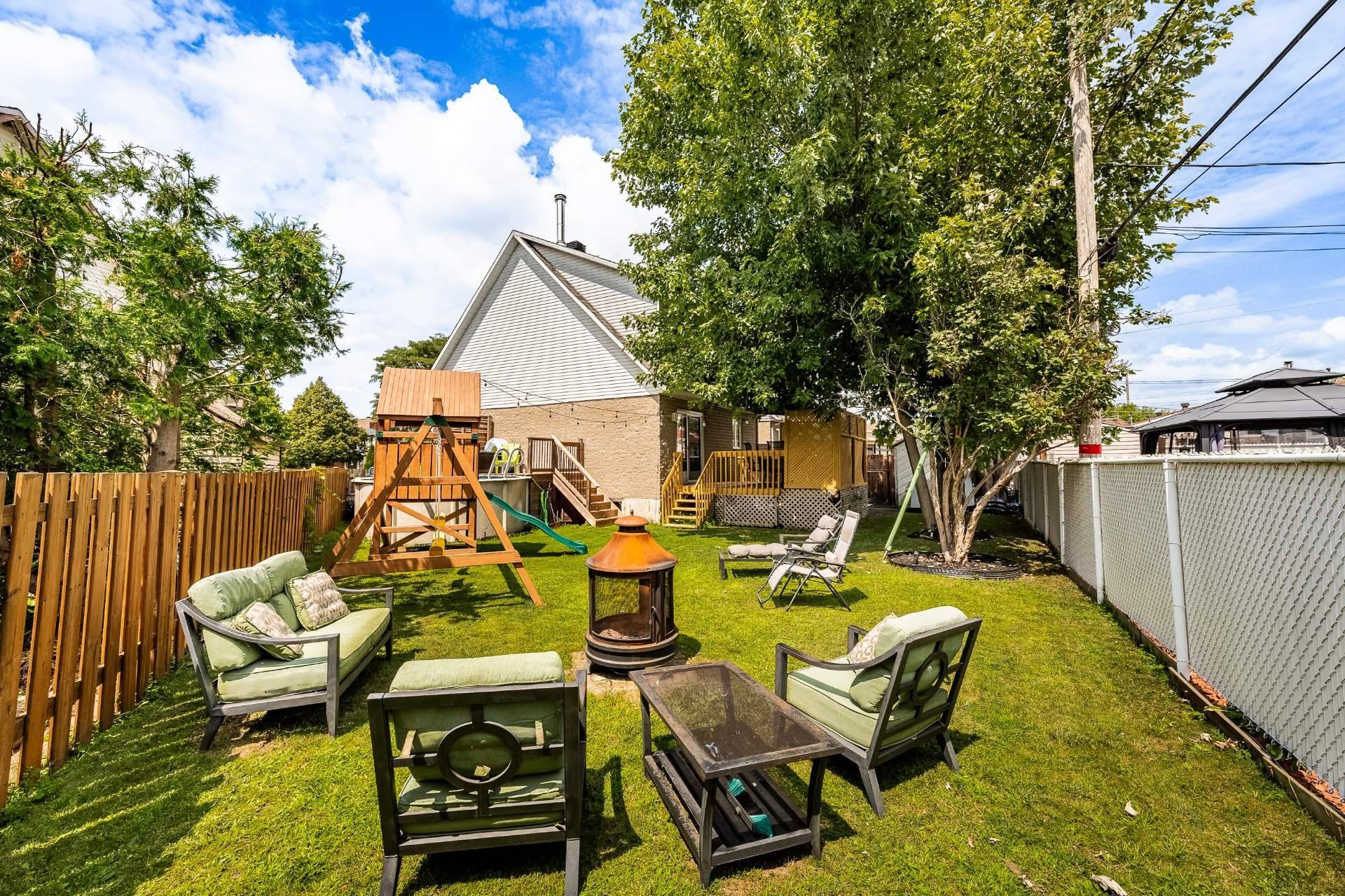 









3757


Rue Lévesque

,
Longueuil (Saint-Hubert),




QC
J3Y8C9

