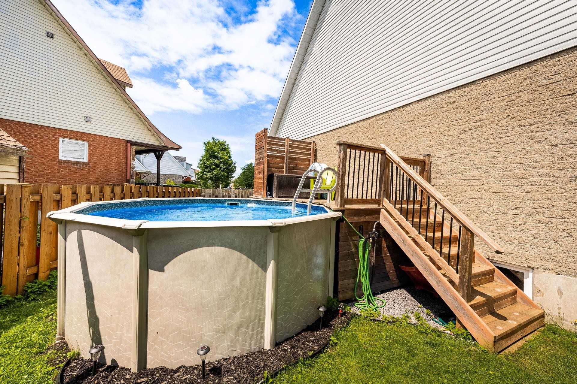 









3757


Rue Lévesque

,
Longueuil (Saint-Hubert),




QC
J3Y8C9

