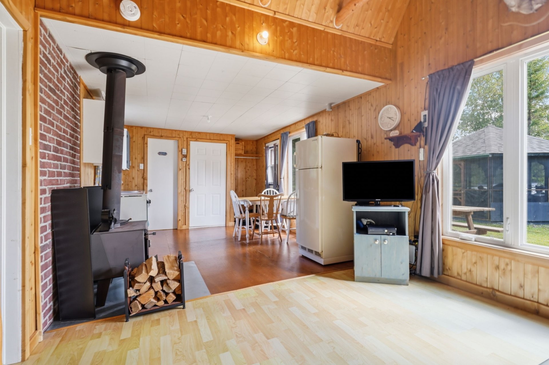 









42


Ch. du Lac-Allet

,
Kiamika,




QC
J0W1G0

