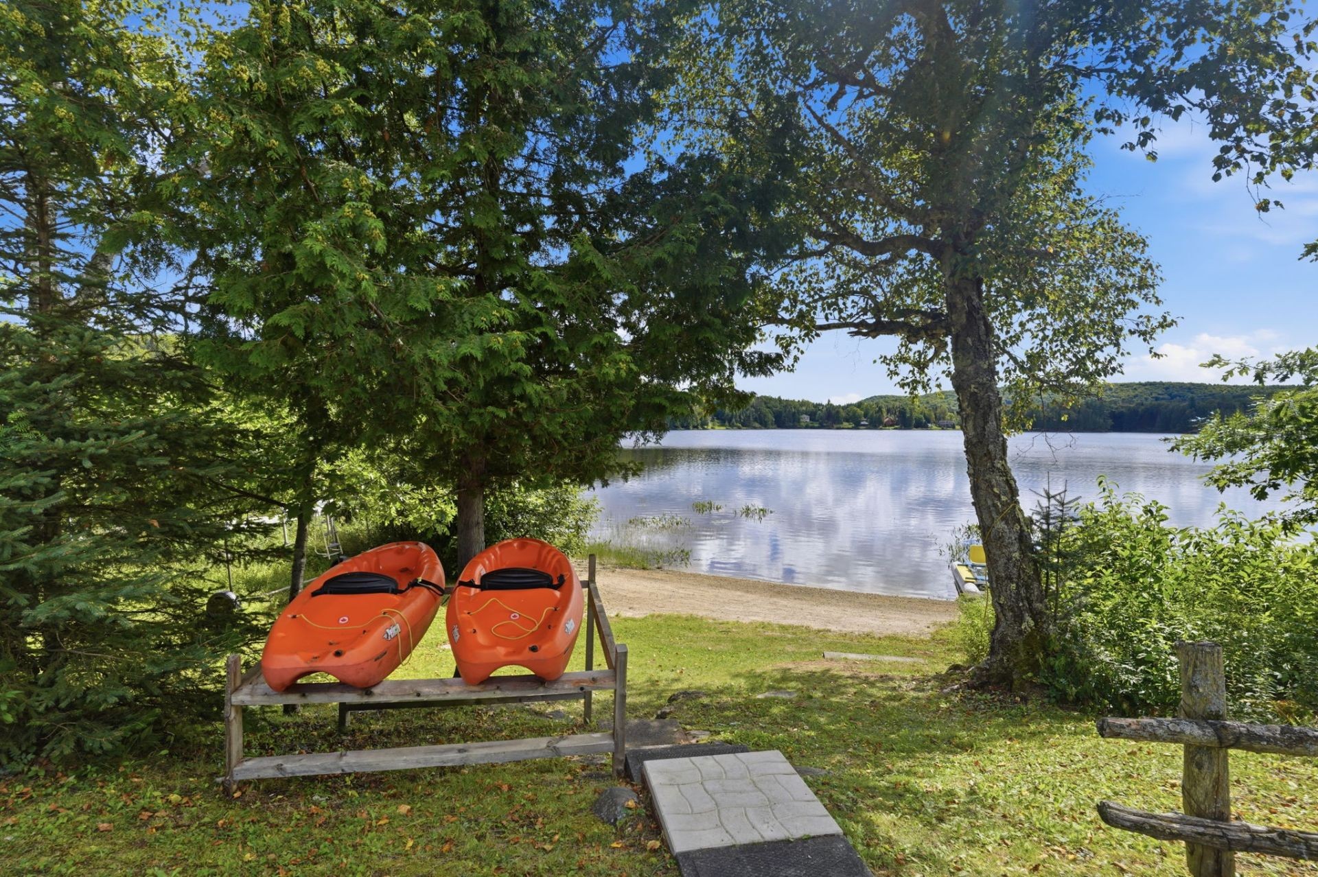 









42


Ch. du Lac-Allet

,
Kiamika,




QC
J0W1G0

