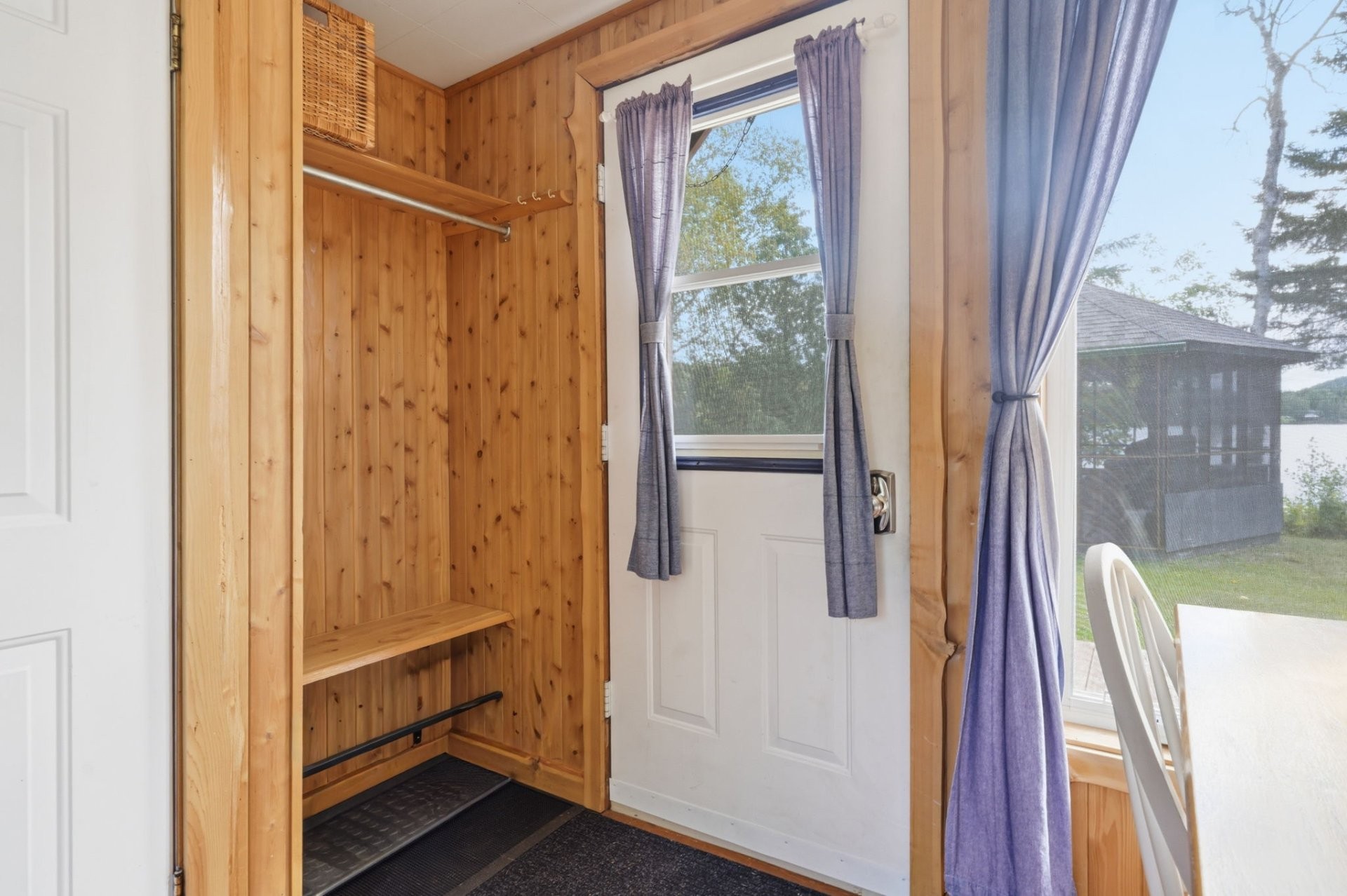 









42


Ch. du Lac-Allet

,
Kiamika,




QC
J0W1G0

